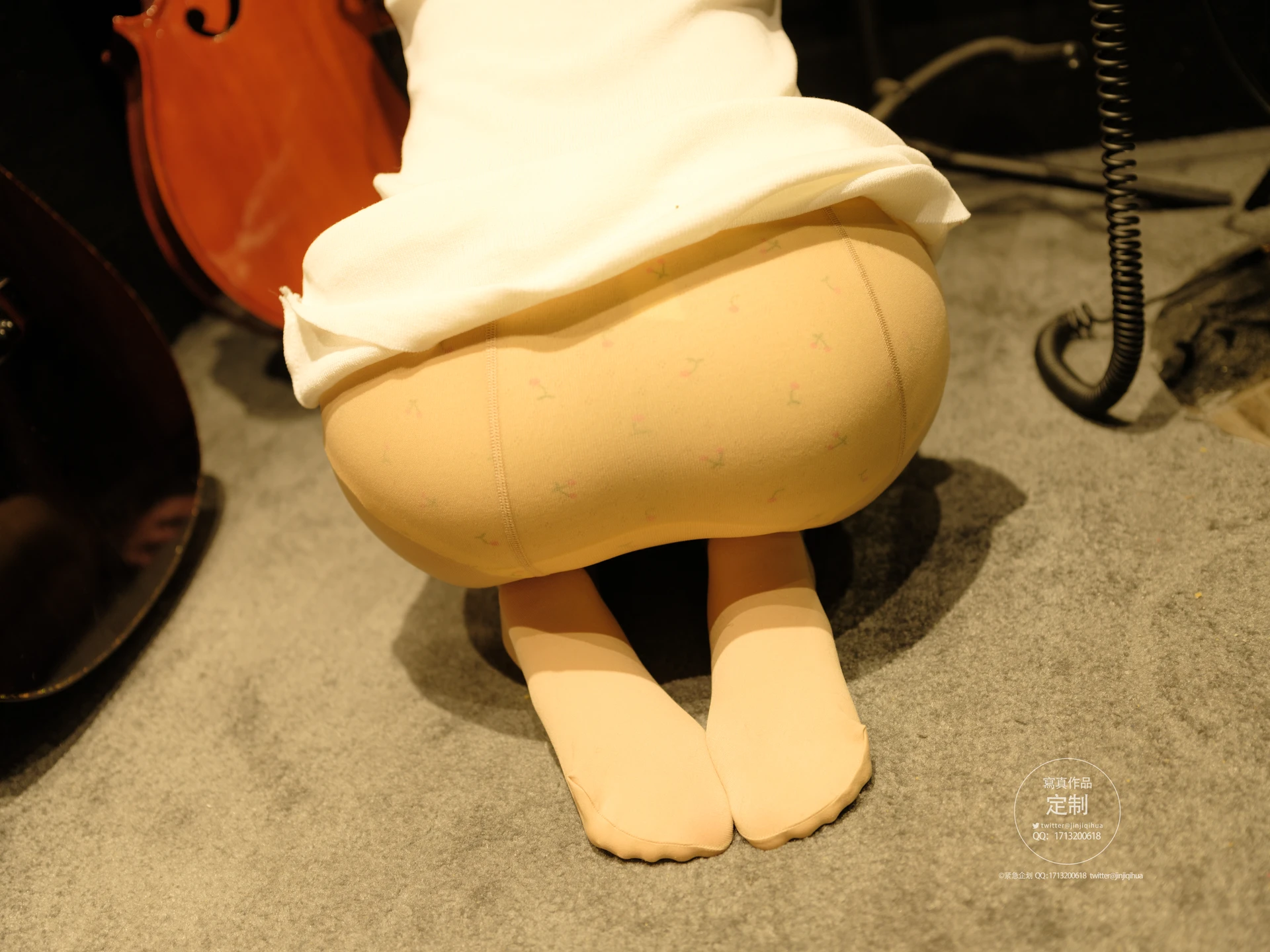 紧急企划 VOL.021 [74P1V-4.6GB] 一只喵喵梓 肉丝双马尾一只喵喵梓, 双马尾, 紧急企划, 美腿, 美足, 肉丝