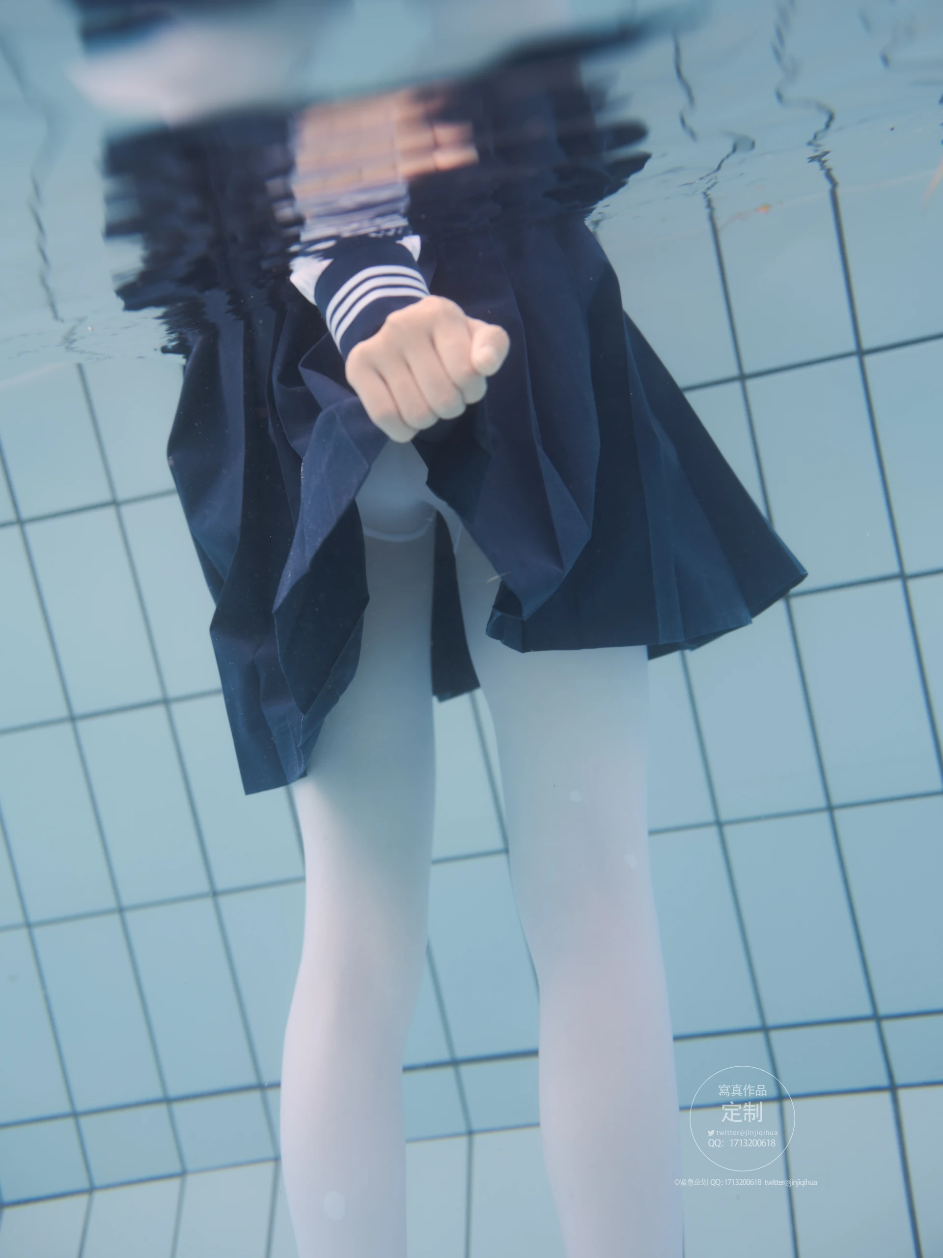 紧急企划 Y-003 咦咿yiyiyiyiyi 水下超唯美白丝jk [88P1V-1.14G]JK, 咦咿yiyiyiyiyi, 白丝, 紧急企划, 美腿, 美足