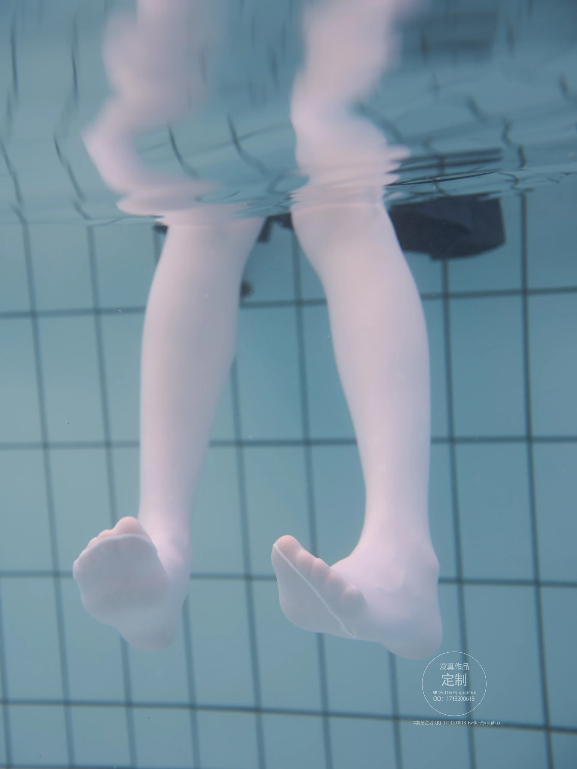 紧急企划 Y-003 咦咿yiyiyiyiyi 水下超唯美白丝jk [88P1V-1.14G]JK, 咦咿yiyiyiyiyi, 白丝, 紧急企划, 美腿, 美足