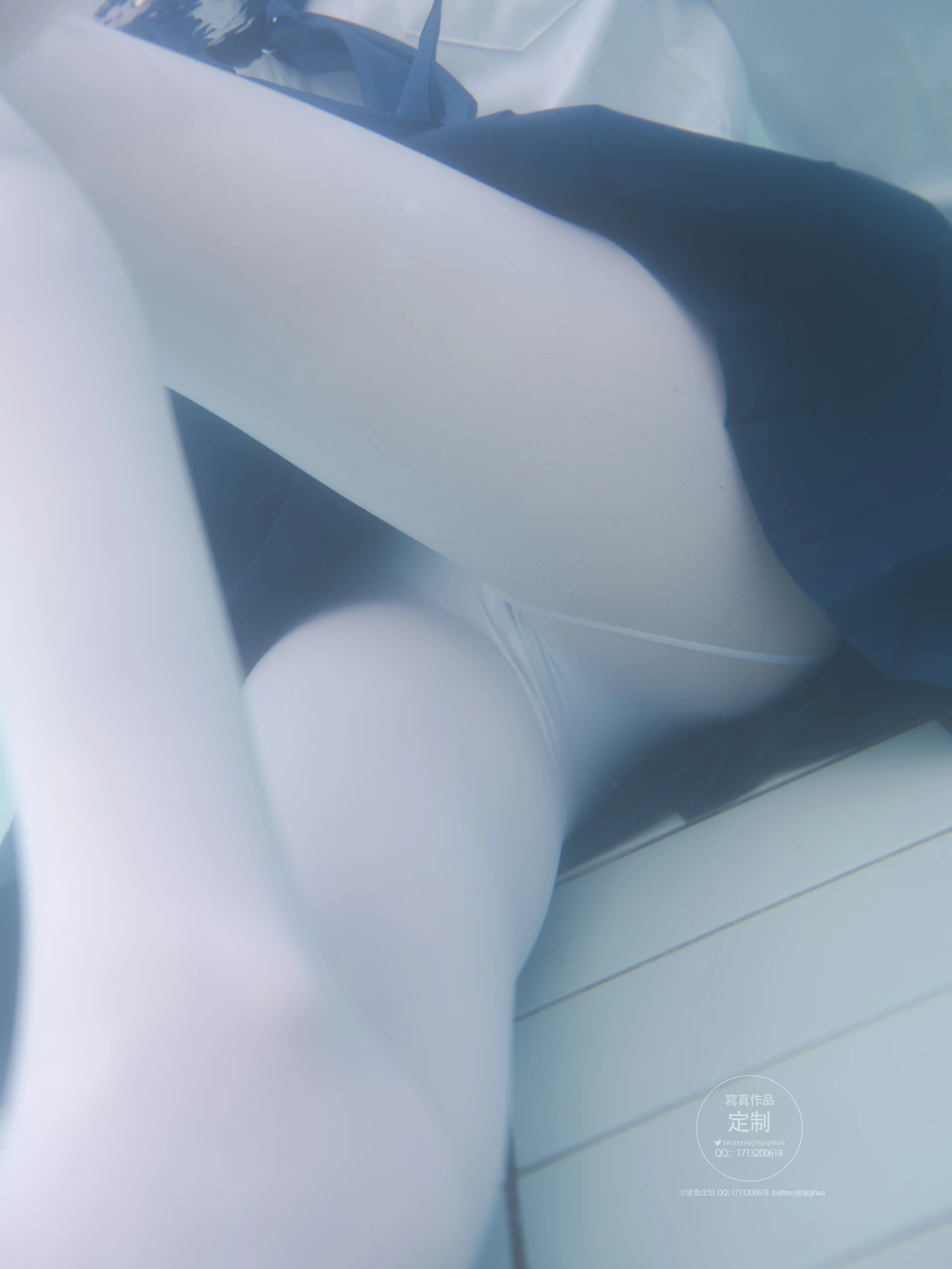 紧急企划 Y-003 咦咿yiyiyiyiyi 水下超唯美白丝jk [88P1V-1.14G]JK, 咦咿yiyiyiyiyi, 白丝, 紧急企划, 美腿, 美足