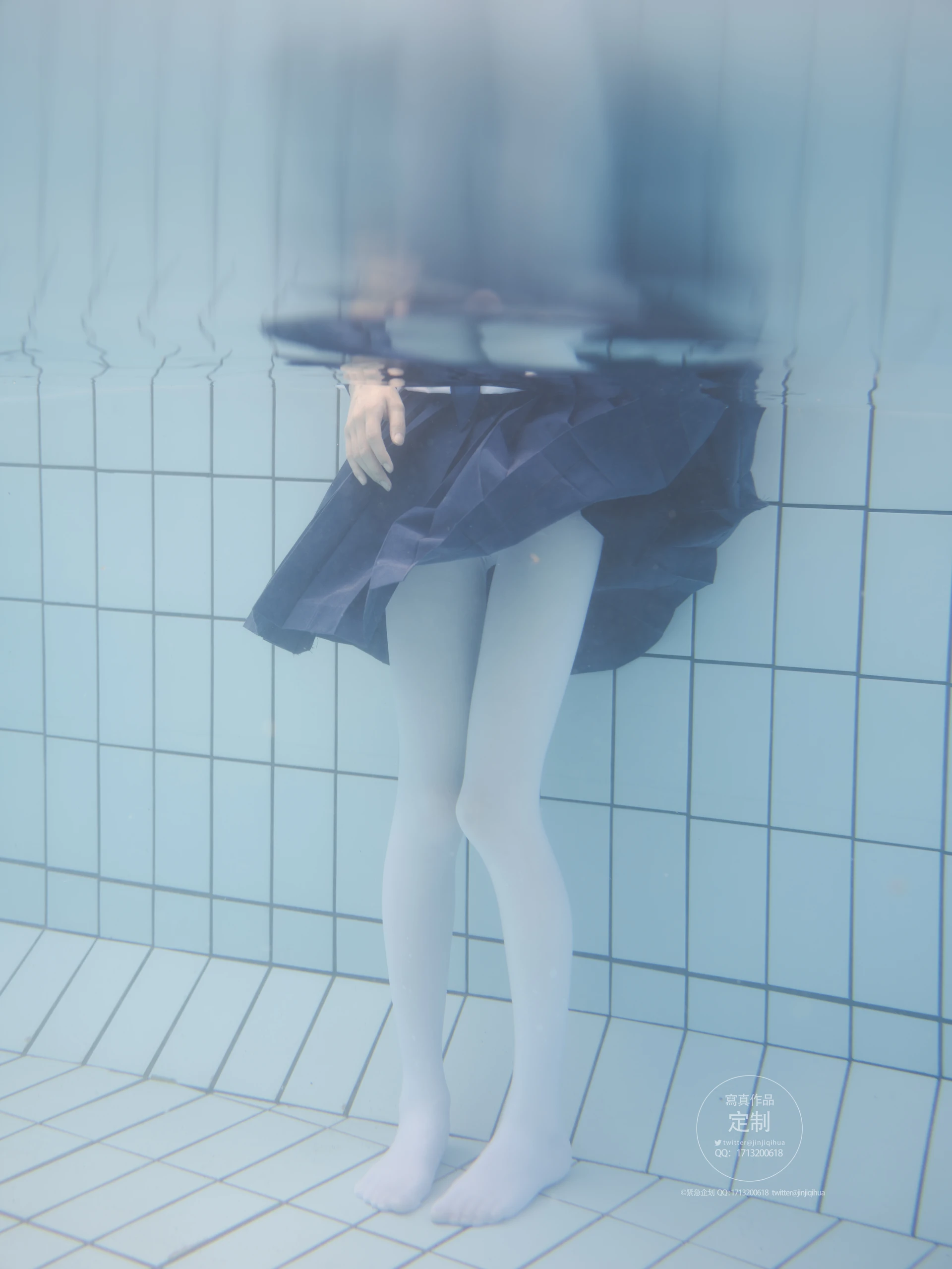 紧急企划 Y-003 咦咿yiyiyiyiyi 水下超唯美白丝jk [88P1V-1.14G]JK, 咦咿yiyiyiyiyi, 白丝, 紧急企划, 美腿, 美足