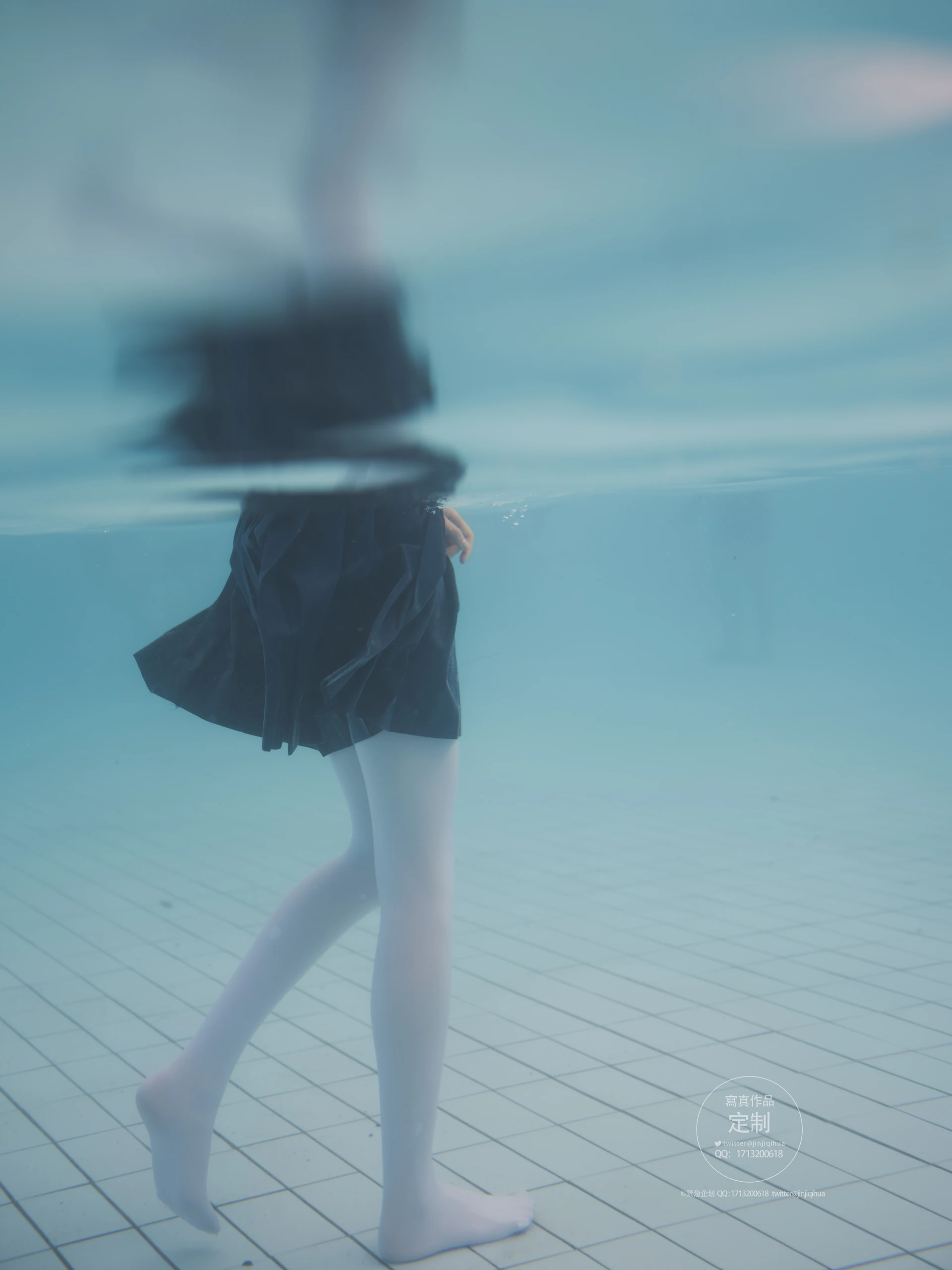 紧急企划 Y-003 咦咿yiyiyiyiyi 水下超唯美白丝jk [88P1V-1.14G]JK, 咦咿yiyiyiyiyi, 白丝, 紧急企划, 美腿, 美足