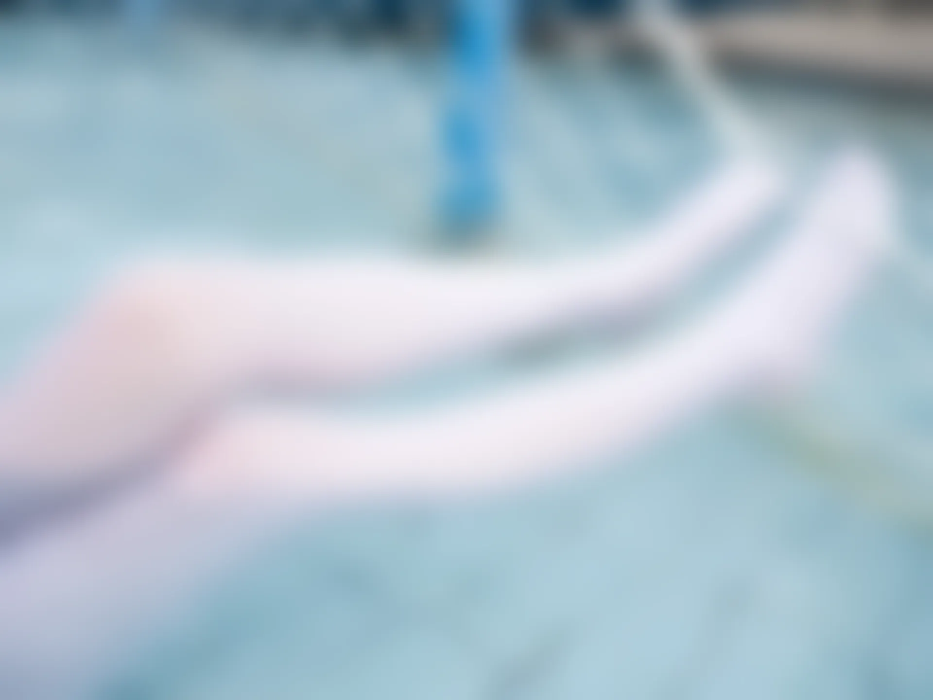 紧急企划 Y-003 咦咿yiyiyiyiyi 水下超唯美白丝jk [88P1V-1.14G]JK, 咦咿yiyiyiyiyi, 白丝, 紧急企划, 美腿, 美足