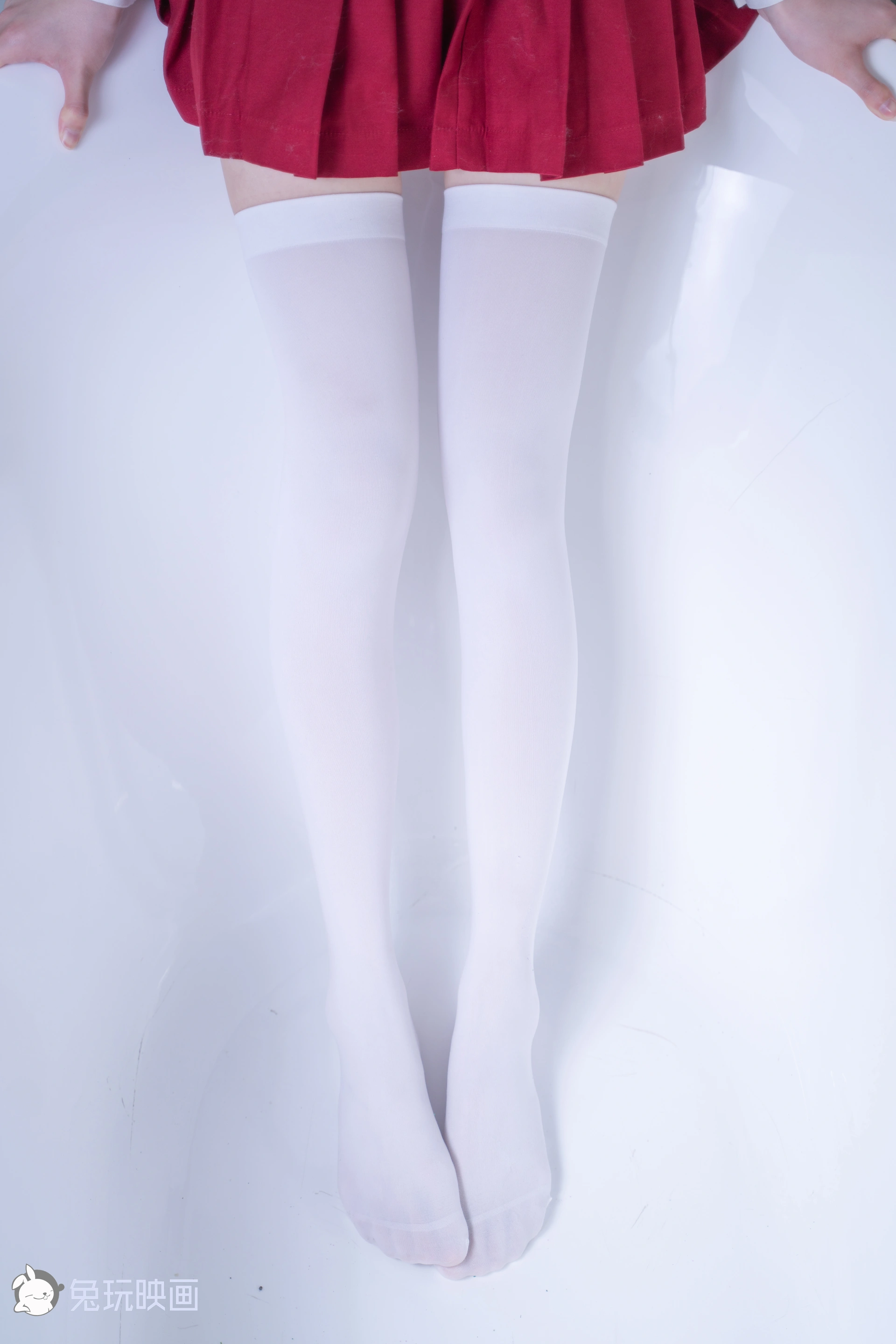 C07.008 浴缸里的红裙白丝 [42P-775MB]
