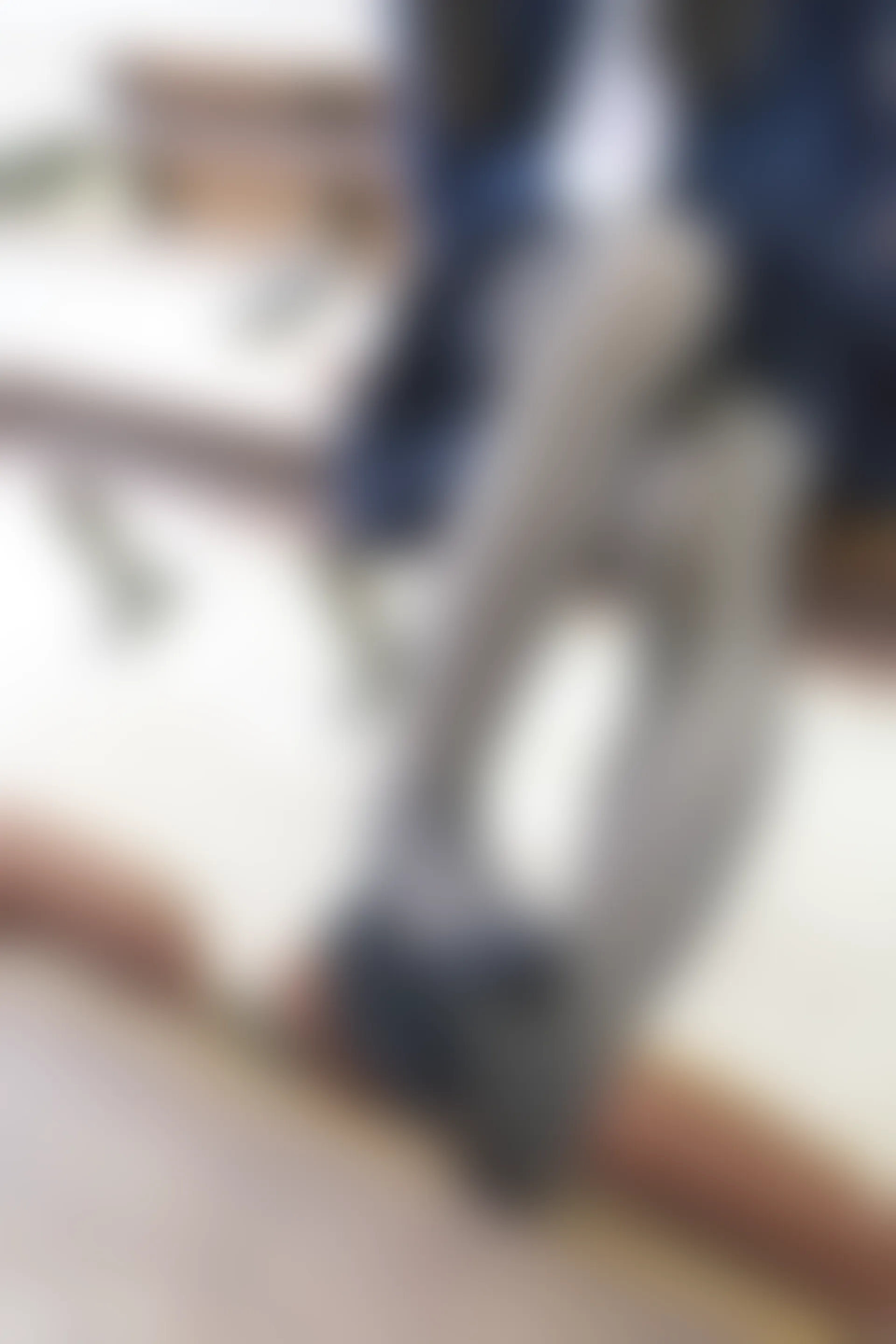 C14.007 教室里的黑丝 [39P-334MB]