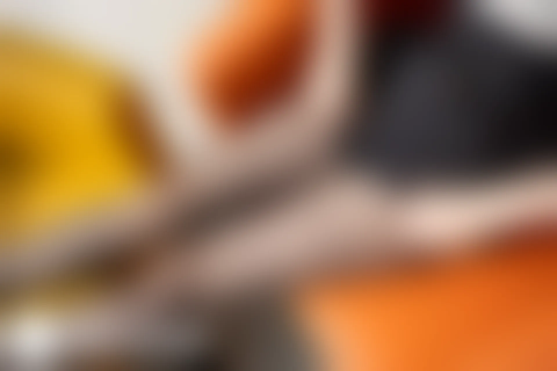 C34.006 橘色沙发上的黑丝 [41P-90MB]