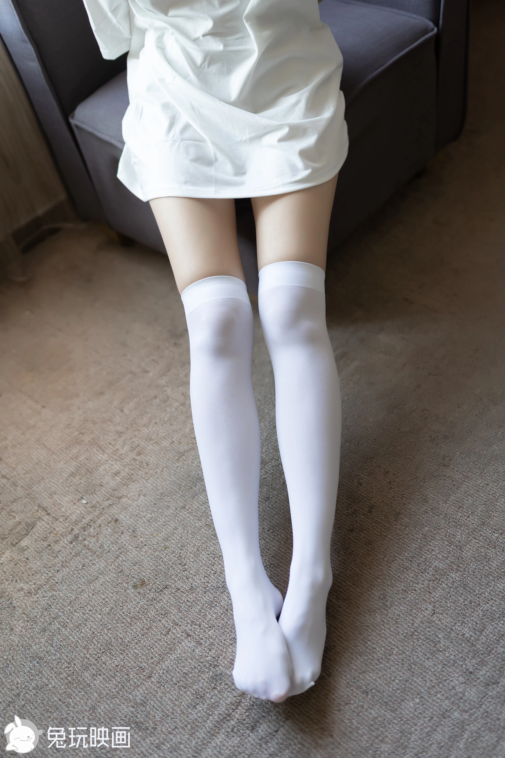 C38.001 白丝T恤裙 [40P-85MB]