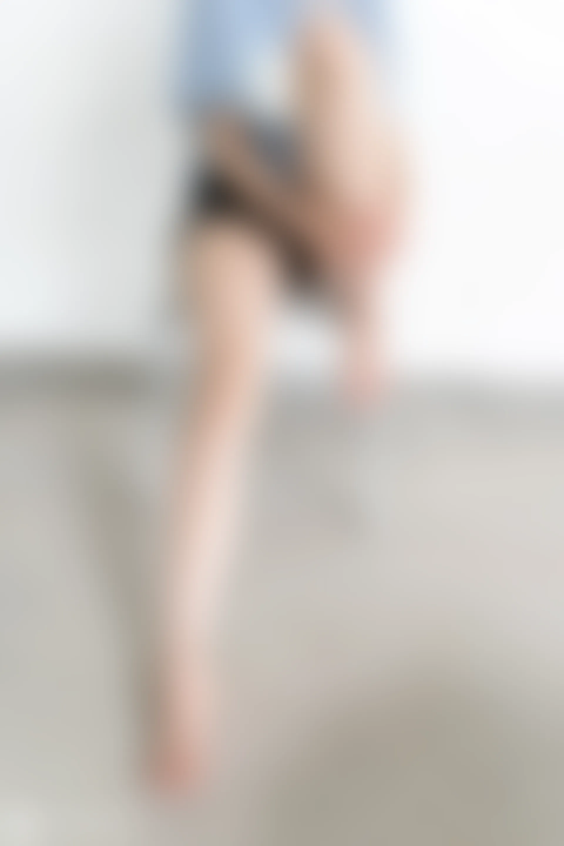 C29.003 凳子上的果腿 [40P-72MB]