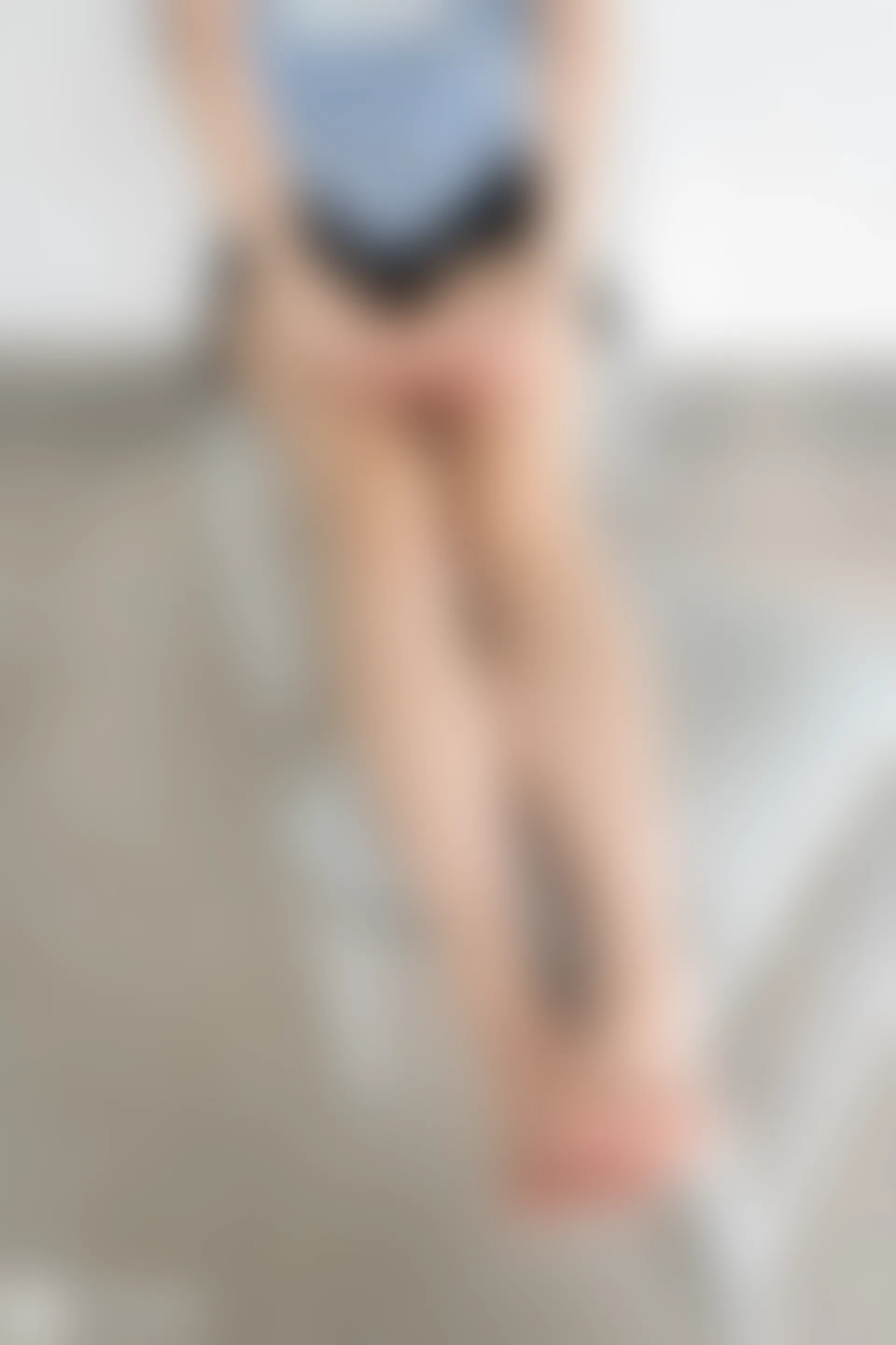 C29.003 凳子上的果腿 [40P-72MB]