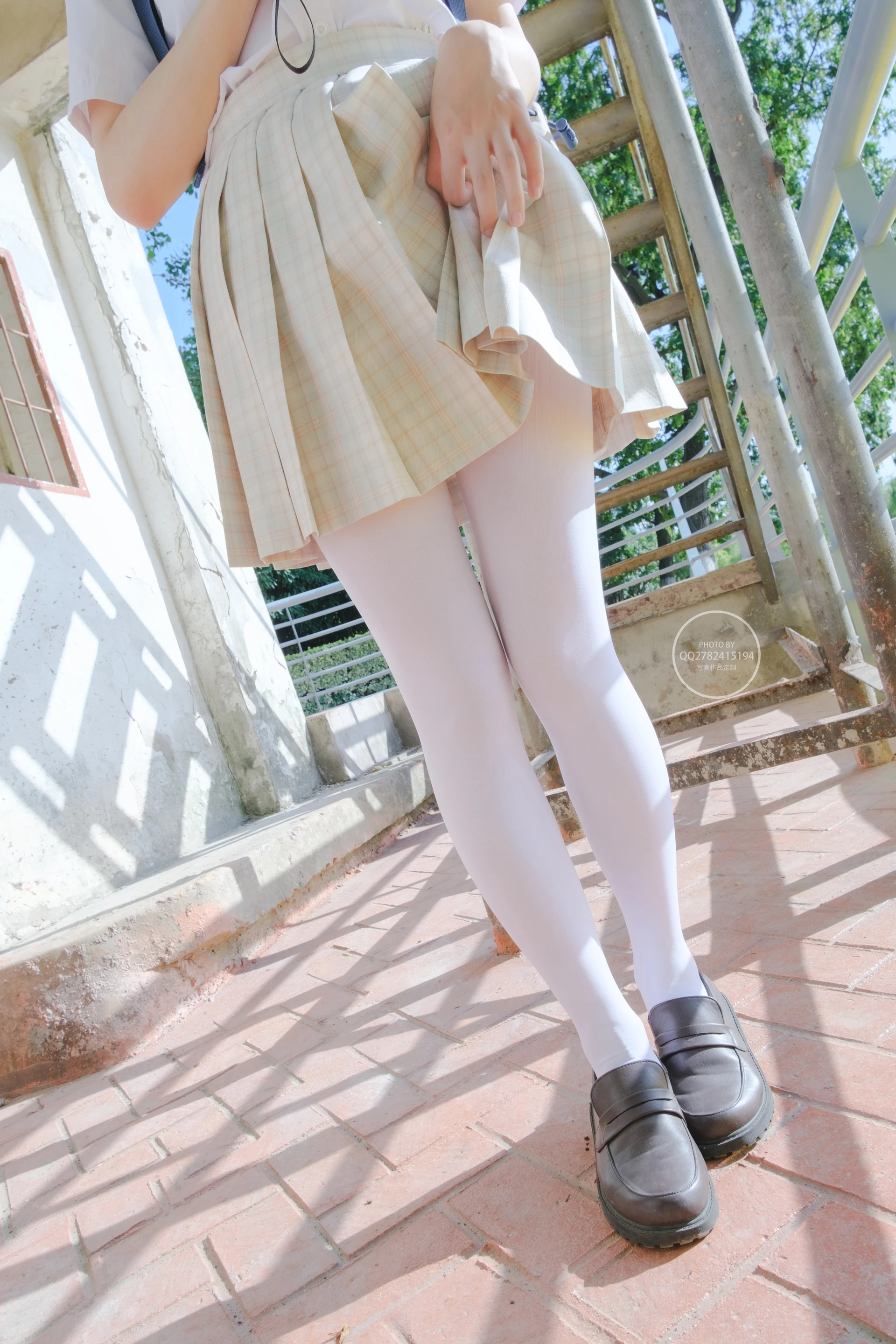 森萝财团 有料-40 小香 80D 白丝JK制服外景 [95P-1.1G]JK, JK制服, 制服, 小香, 有料, 森萝财团, 白丝, 美腿, 美足
