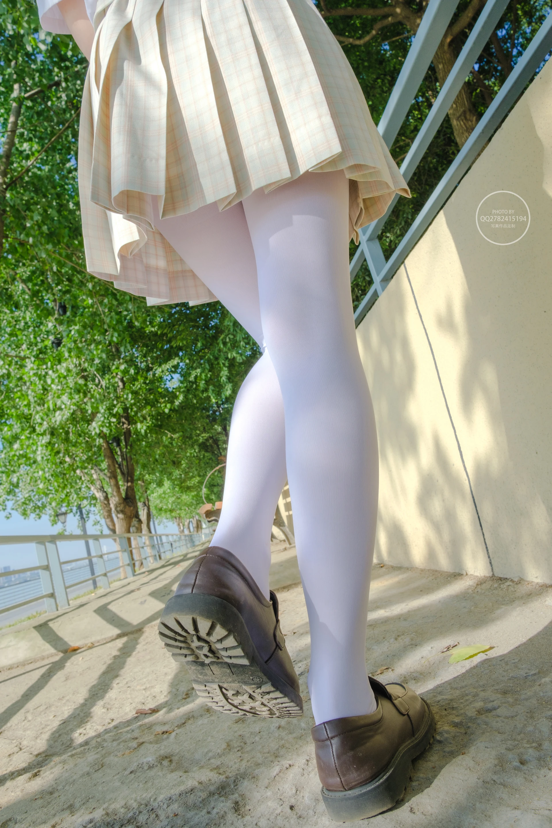 森萝财团 有料-40 小香 80D 白丝JK制服外景 [95P-1.1G]JK, JK制服, 制服, 小香, 有料, 森萝财团, 白丝, 美腿, 美足