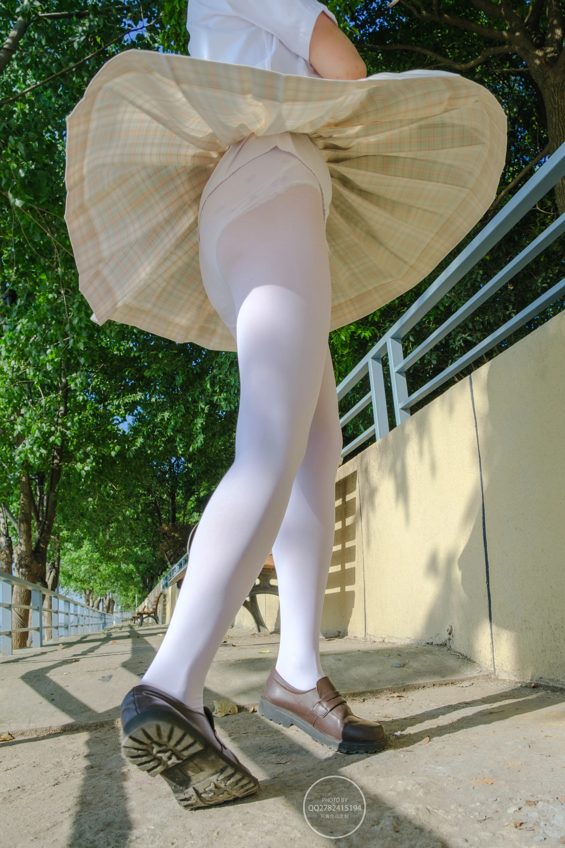森萝财团 有料-40 小香 80D 白丝JK制服外景 [95P-1.1G]JK, JK制服, 制服, 小香, 有料, 森萝财团, 白丝, 美腿, 美足