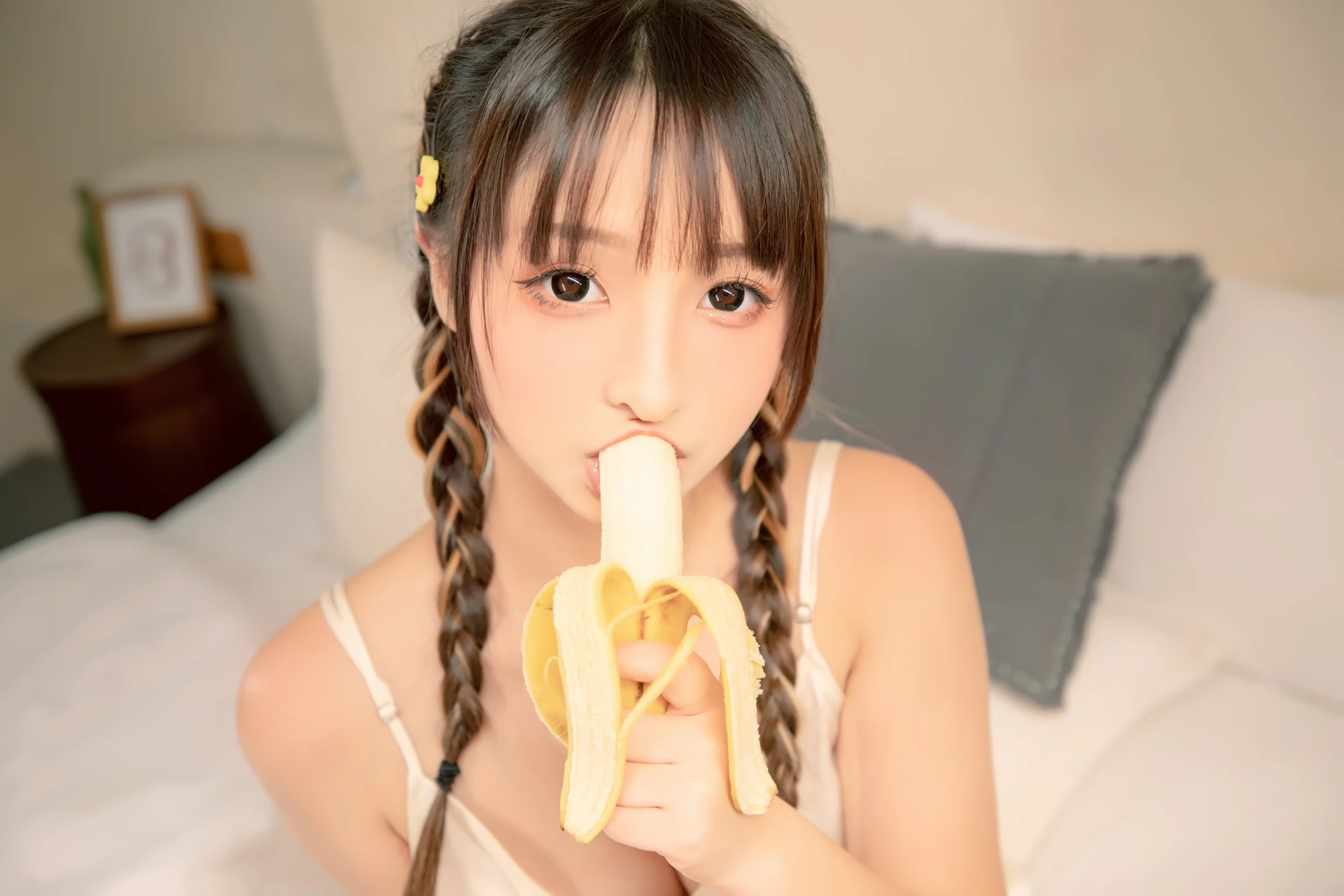 神楽坂真冬 第三季 序号15：《ガールズパフェ》雪糕少女 [150P2V-642MB]内衣, 双马尾, 白丝, 神楽坂真冬, 美腿, 美足