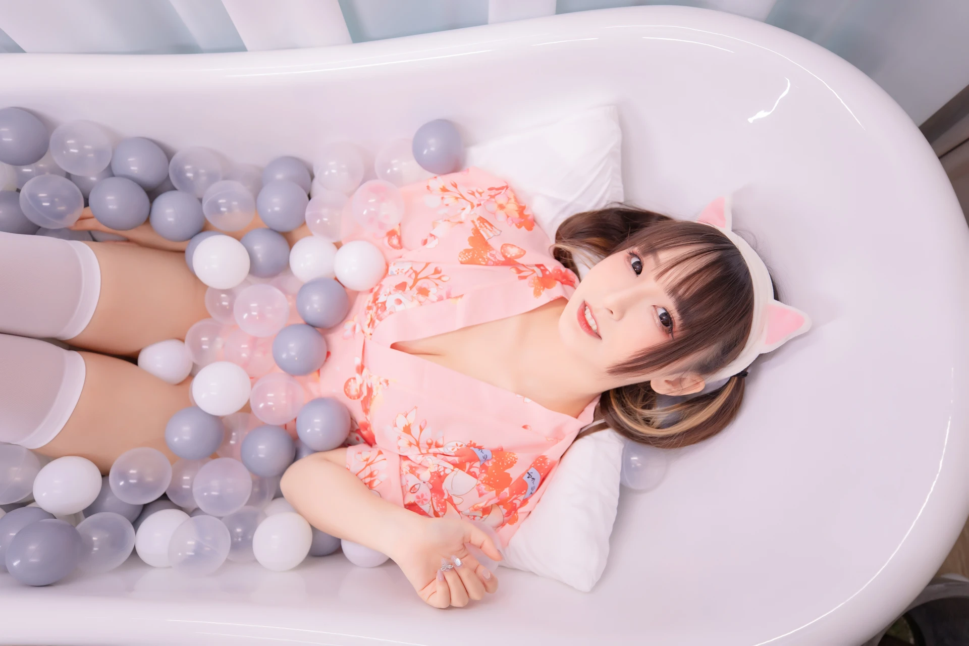 神楽坂真冬 第三季 序号15：《ガールズパフェ》雪糕少女 [150P2V-642MB]内衣, 双马尾, 白丝, 神楽坂真冬, 美腿, 美足