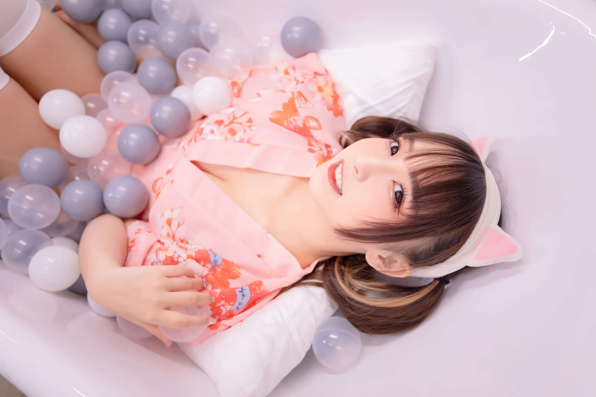 神楽坂真冬 第三季 序号15：《ガールズパフェ》雪糕少女 [150P2V-642MB]内衣, 双马尾, 白丝, 神楽坂真冬, 美腿, 美足