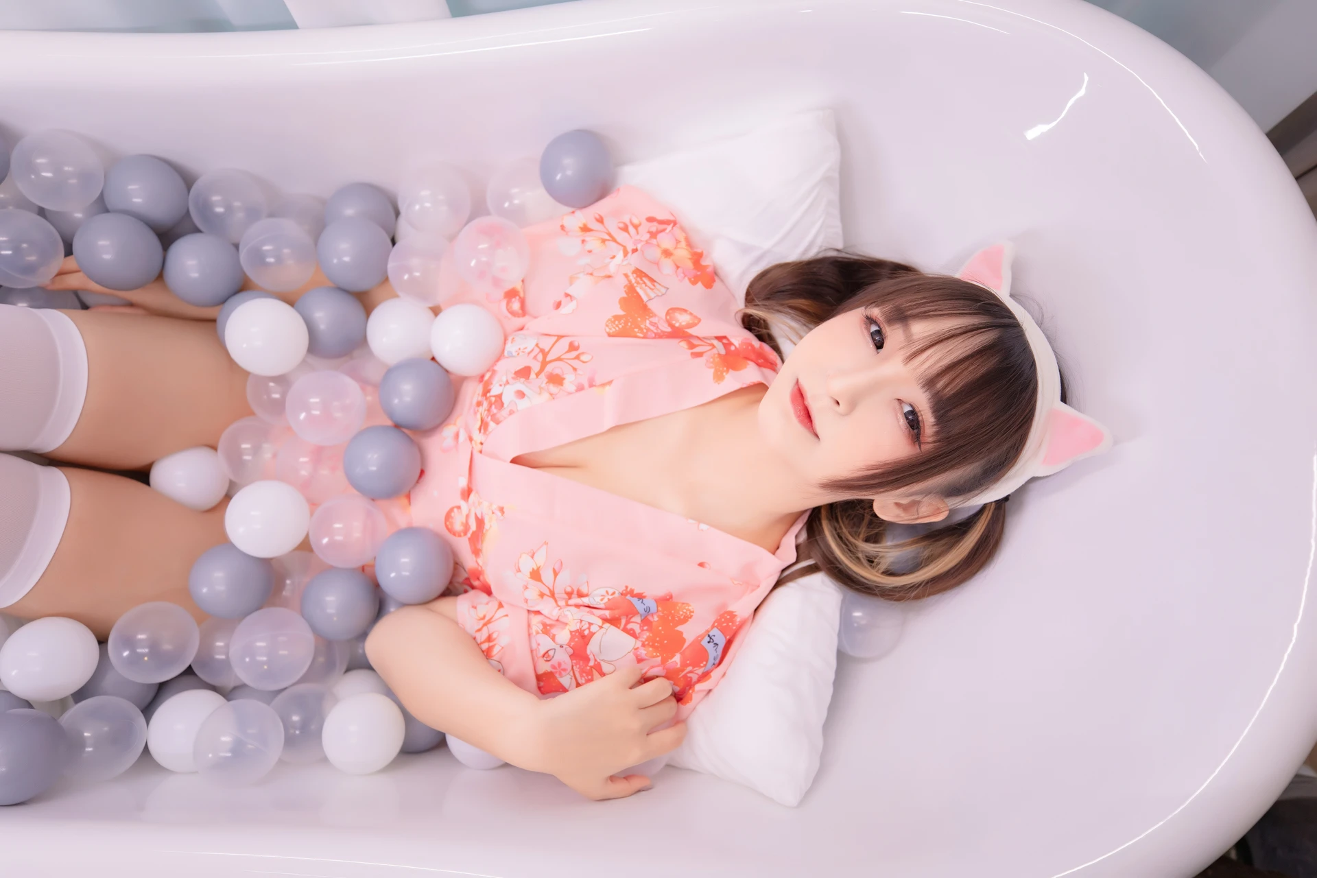 神楽坂真冬 第三季 序号15：《ガールズパフェ》雪糕少女 [150P2V-642MB]内衣, 双马尾, 白丝, 神楽坂真冬, 美腿, 美足