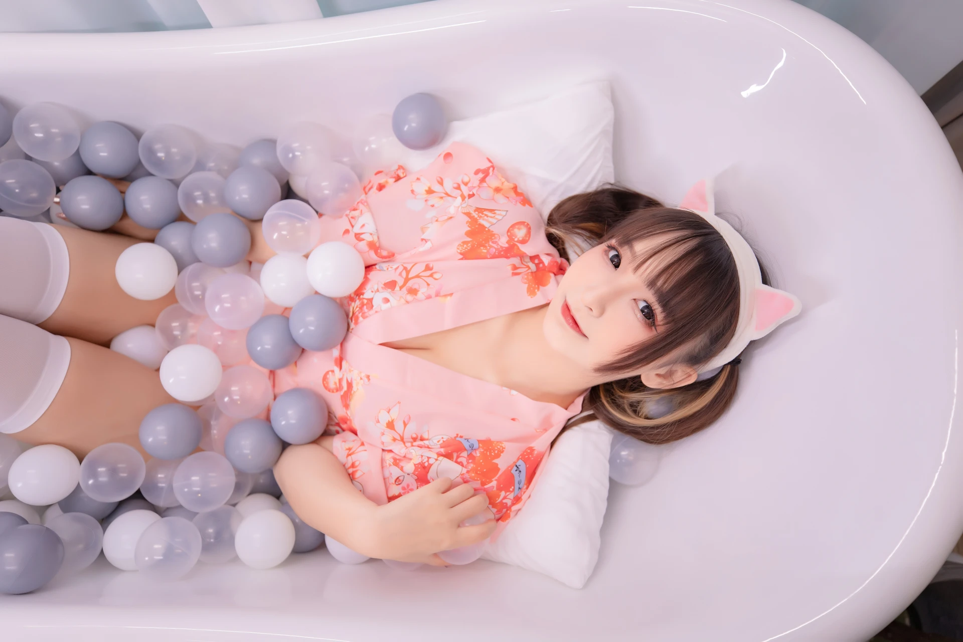 神楽坂真冬 第三季 序号15：《ガールズパフェ》雪糕少女 [150P2V-642MB]内衣, 双马尾, 白丝, 神楽坂真冬, 美腿, 美足