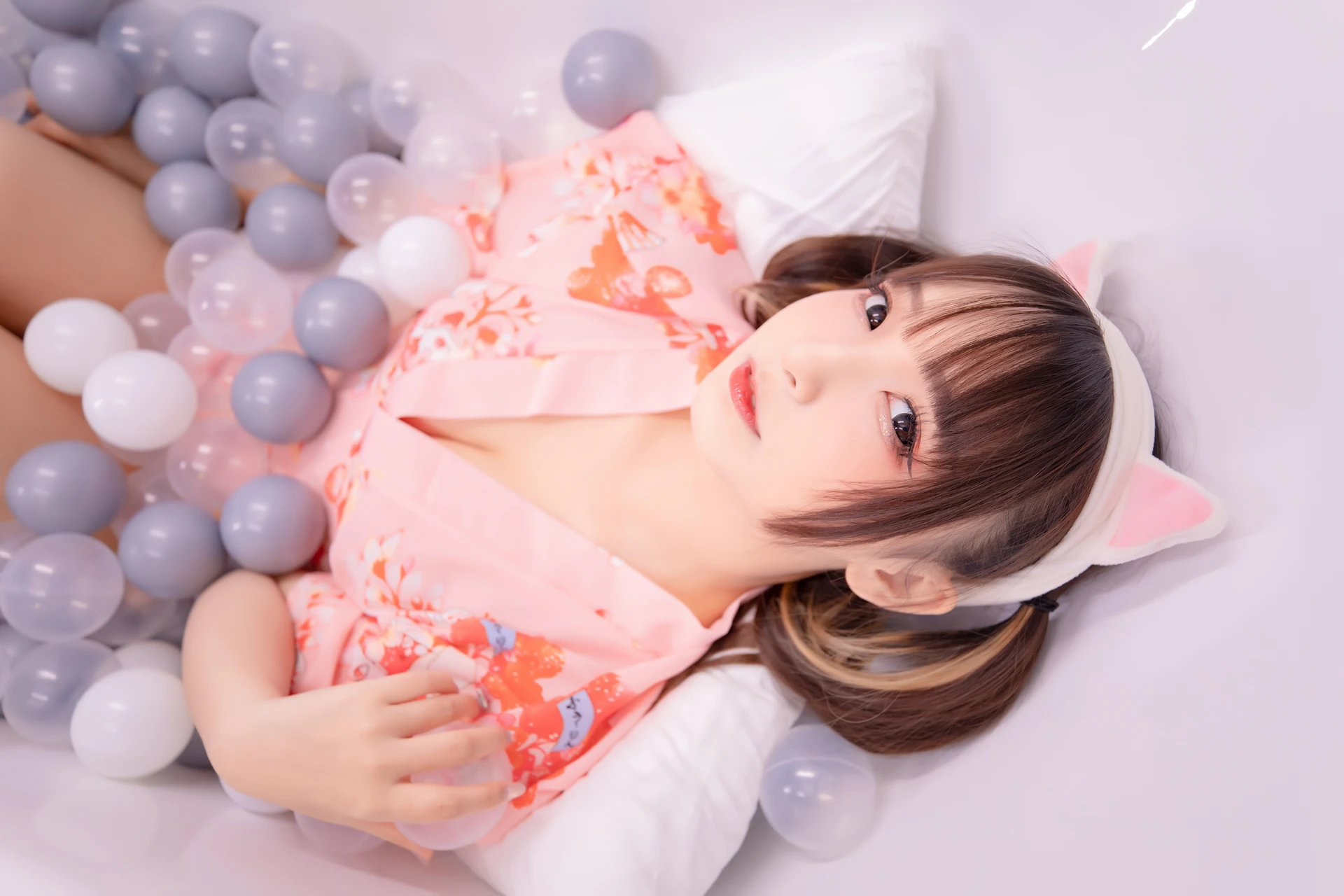 神楽坂真冬 第三季 序号15：《ガールズパフェ》雪糕少女 [150P2V-642MB]内衣, 双马尾, 白丝, 神楽坂真冬, 美腿, 美足