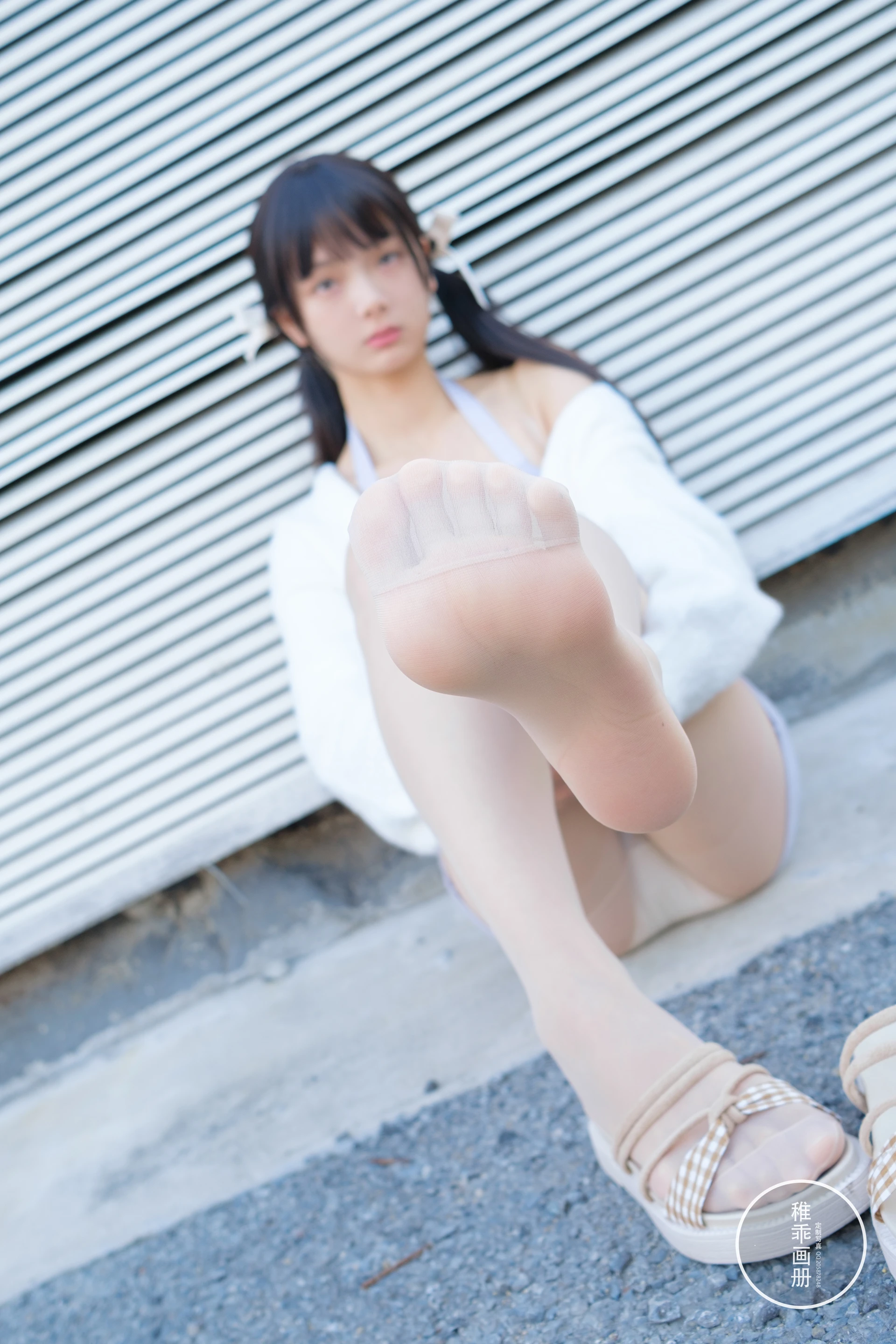 稚乖画册 晴空-05 赤西夜夜 天台停车场肉丝双马尾Lolita [83P1V-4.68GB]双马尾, 可爱, 晴空, 稚乖画册, 美腿, 美足, 肉丝, 赤西夜夜