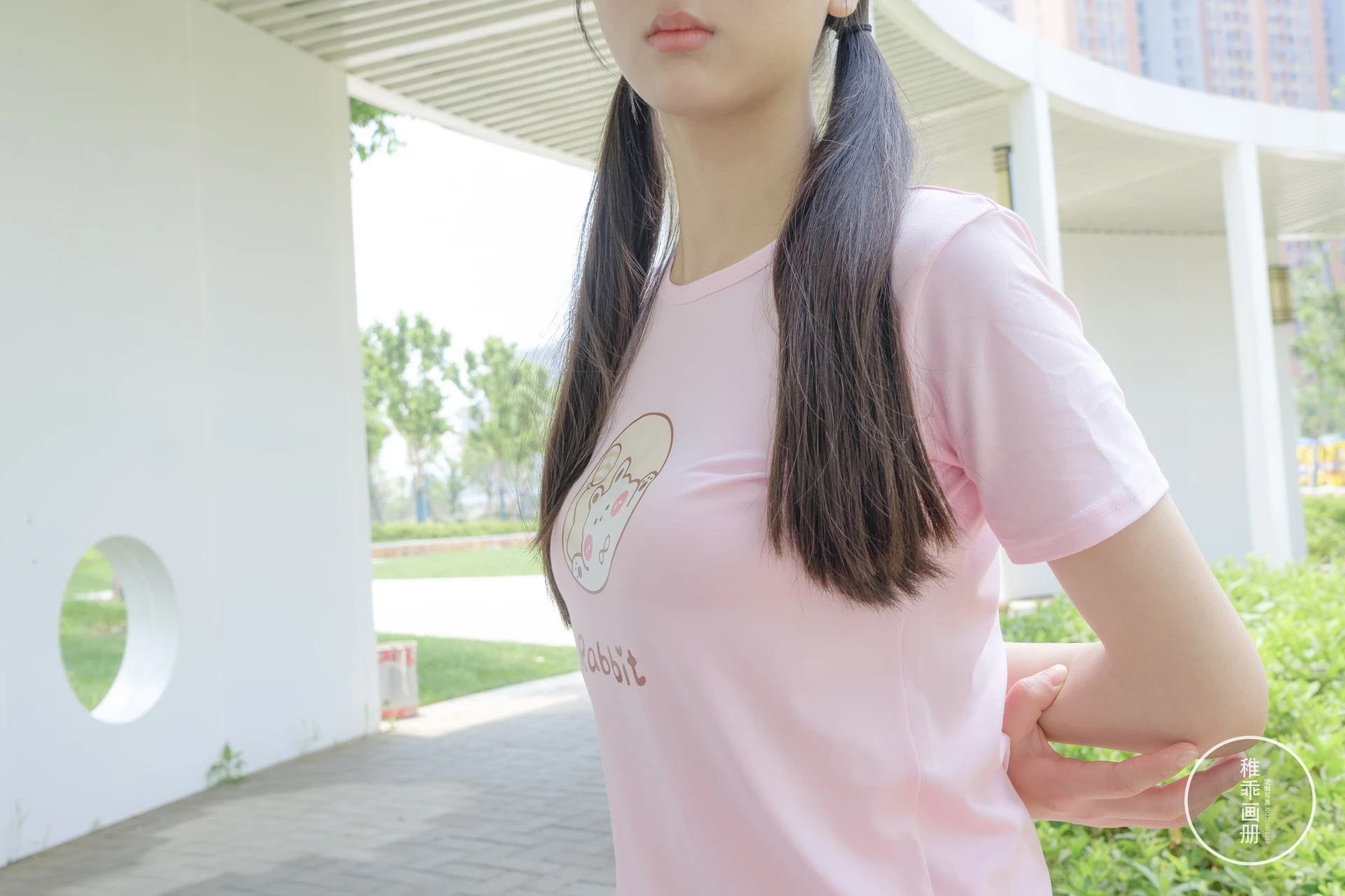 稚乖画册 晴空-08 赤西夜夜 户外80d白丝 双马尾短裙 [84P1V-2.9GB]双马尾, 可爱, 晴空, 白丝, 稚乖画册, 美腿, 美足, 赤西夜夜