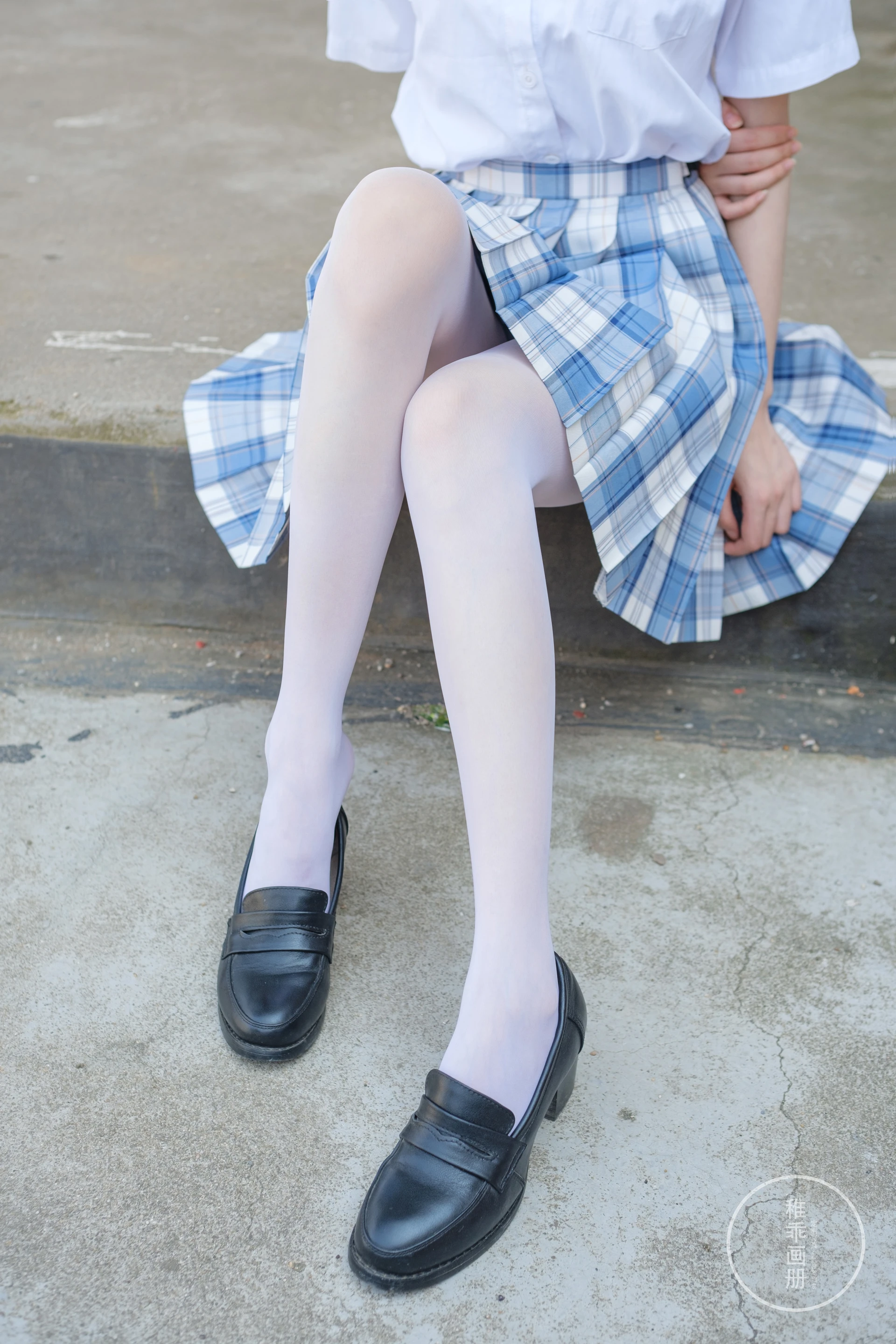 稚乖画册 新年福利 白丝双马尾x2 [43P-350.9MB]双马尾, 白丝, 稚乖画册, 美腿, 美足, 赤西夜夜