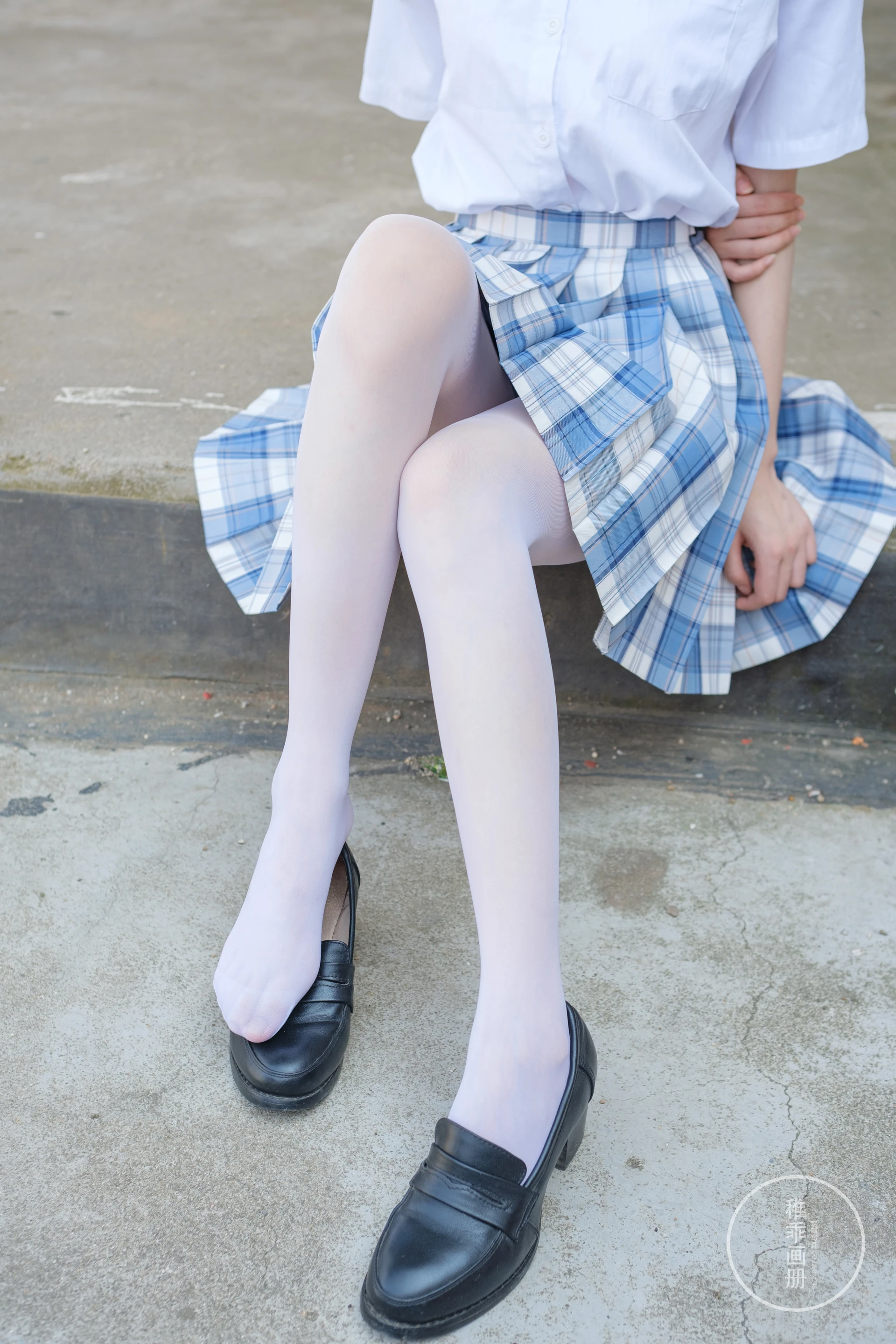 稚乖画册 新年福利 白丝双马尾x2 [43P-350.9MB]双马尾, 白丝, 稚乖画册, 美腿, 美足, 赤西夜夜