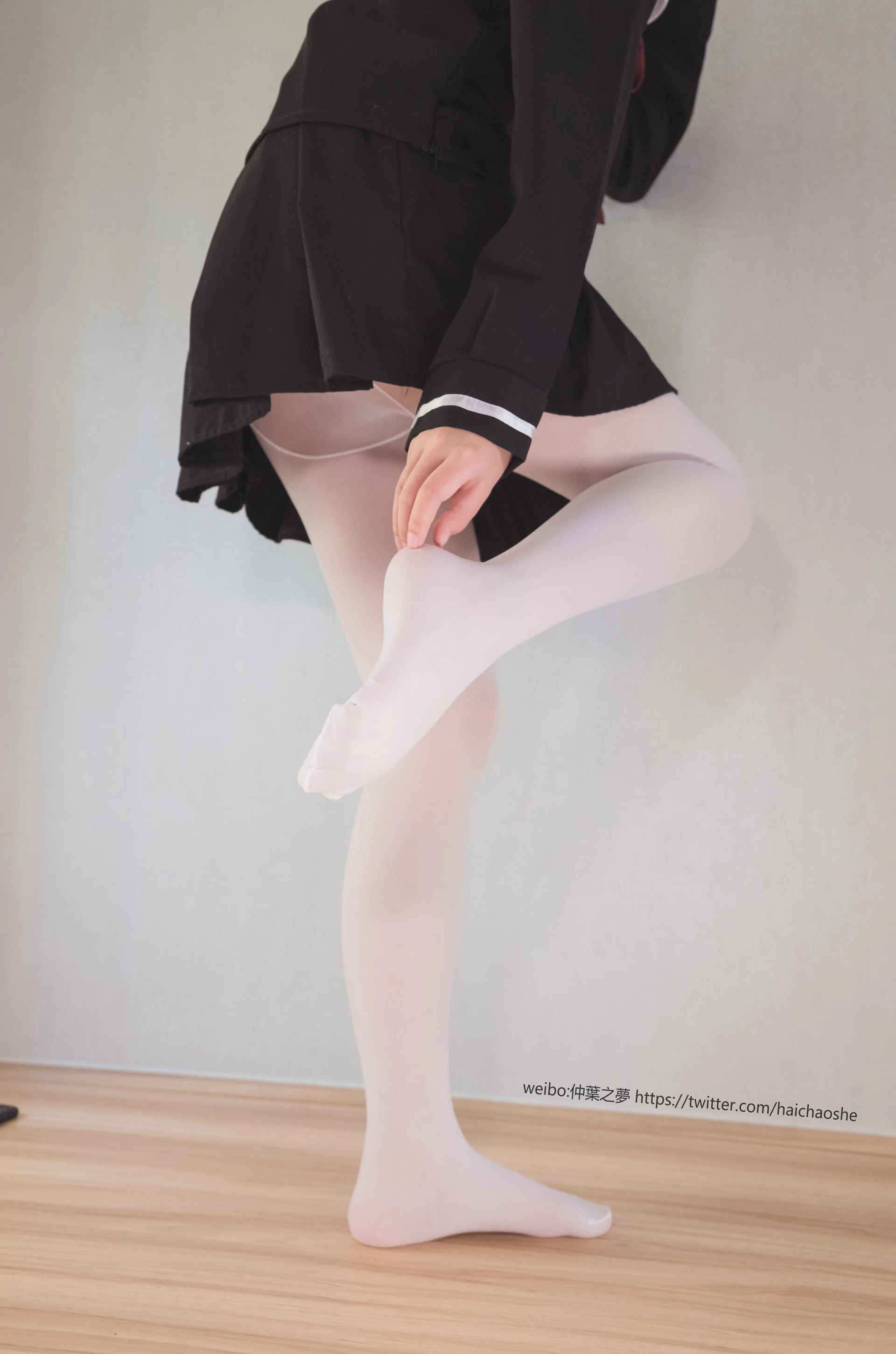 轻兰映画 Grand.016 白丝短发死裤水 [107P-633.1M]死裤水, 白丝, 短发, 美腿, 美足, 轻兰映画