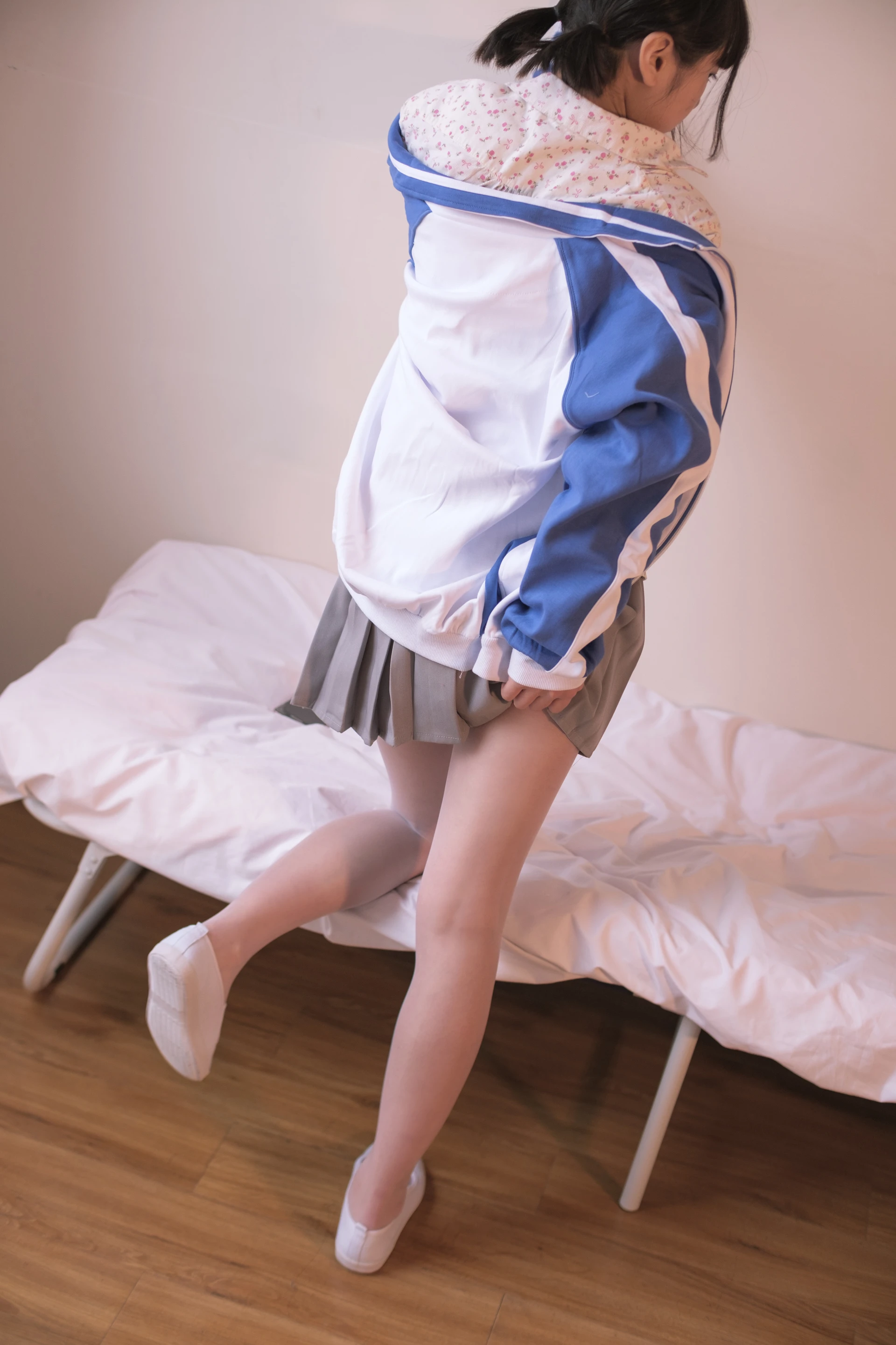 森萝财团 X-007 [113P1V-2.02G]学生装, 美腿, 美足, 肉丝