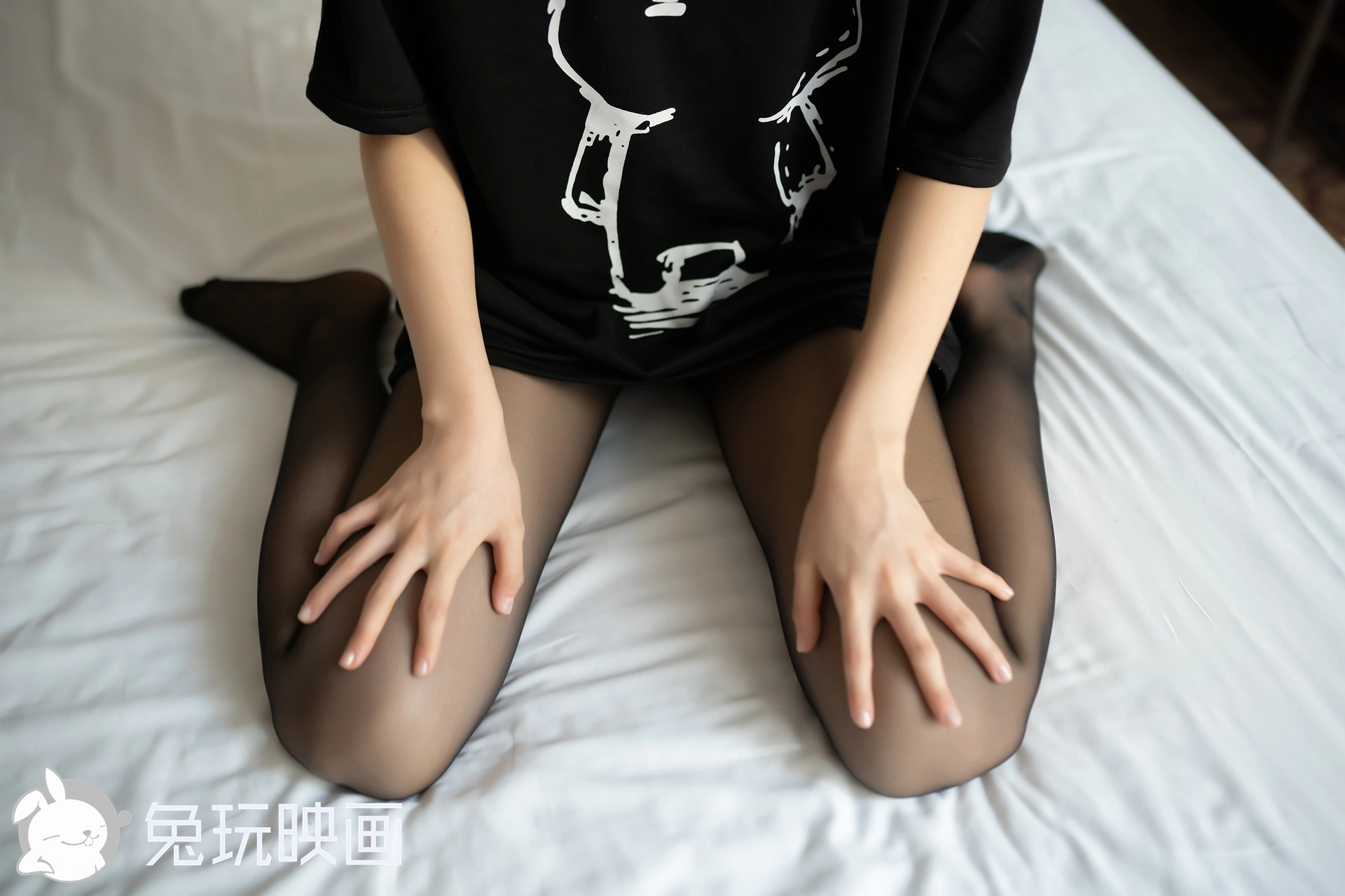 C40.001 房间里的黑丝 [40P-71MB]