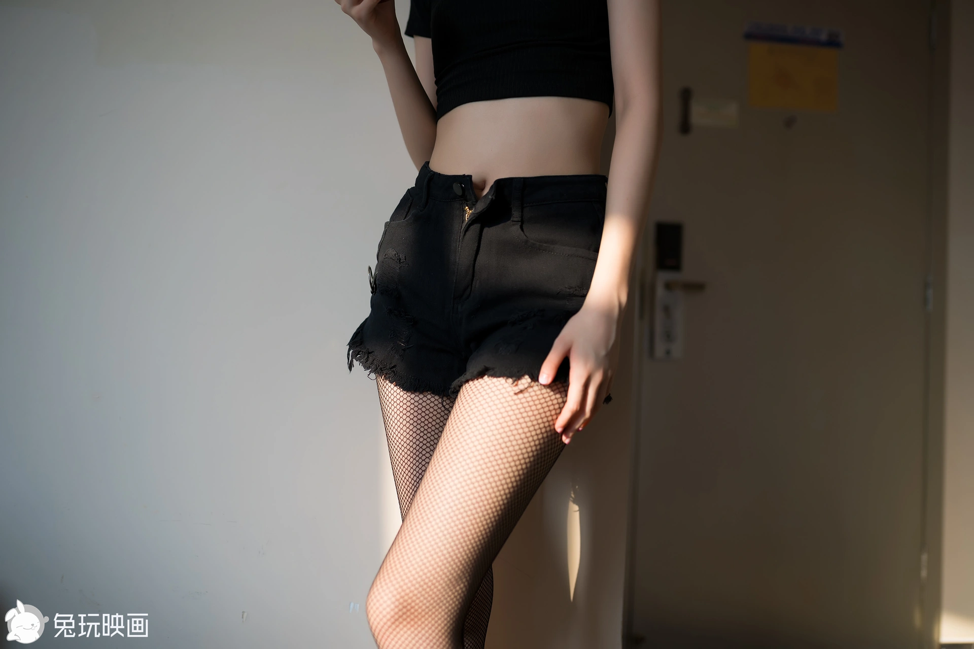 C29.006 阳光与网袜 [40P-92MB]