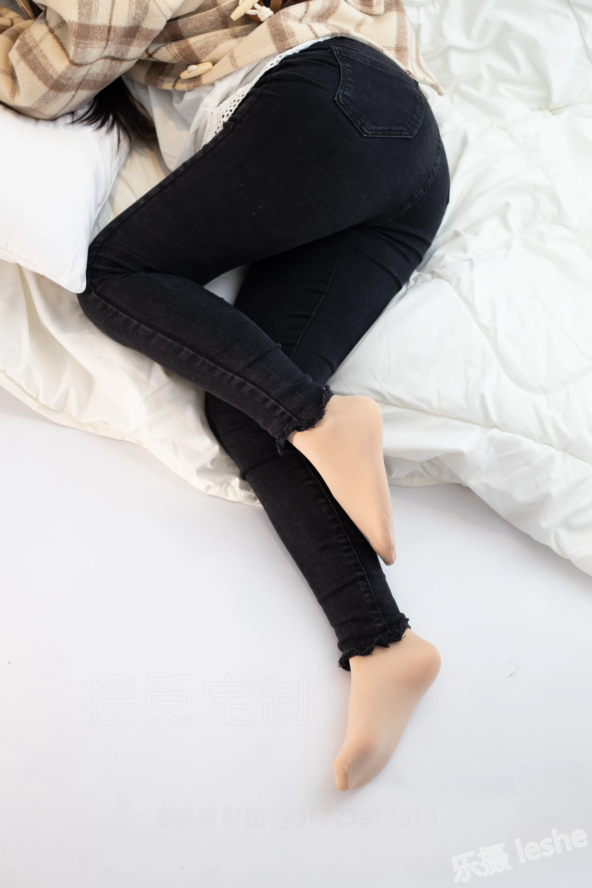 爱花写真 ALPHA-018 [121P-1.51G]可爱, 森萝财团, 爱花写真, 美腿, 肉丝