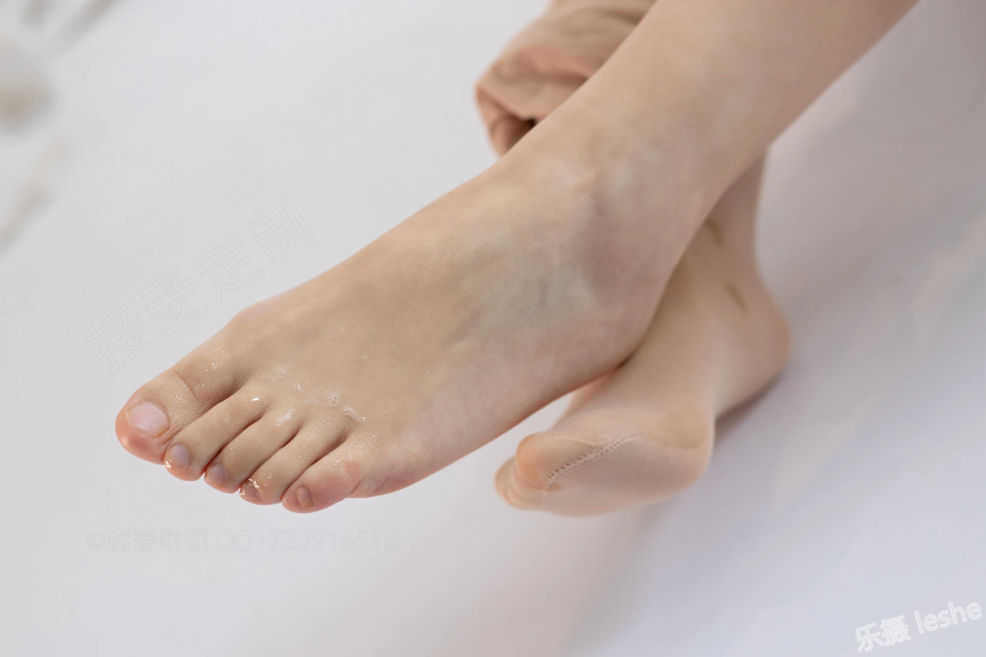 爱花写真 ALPHA-018 [121P-1.51G]可爱, 森萝财团, 爱花写真, 美腿, 肉丝