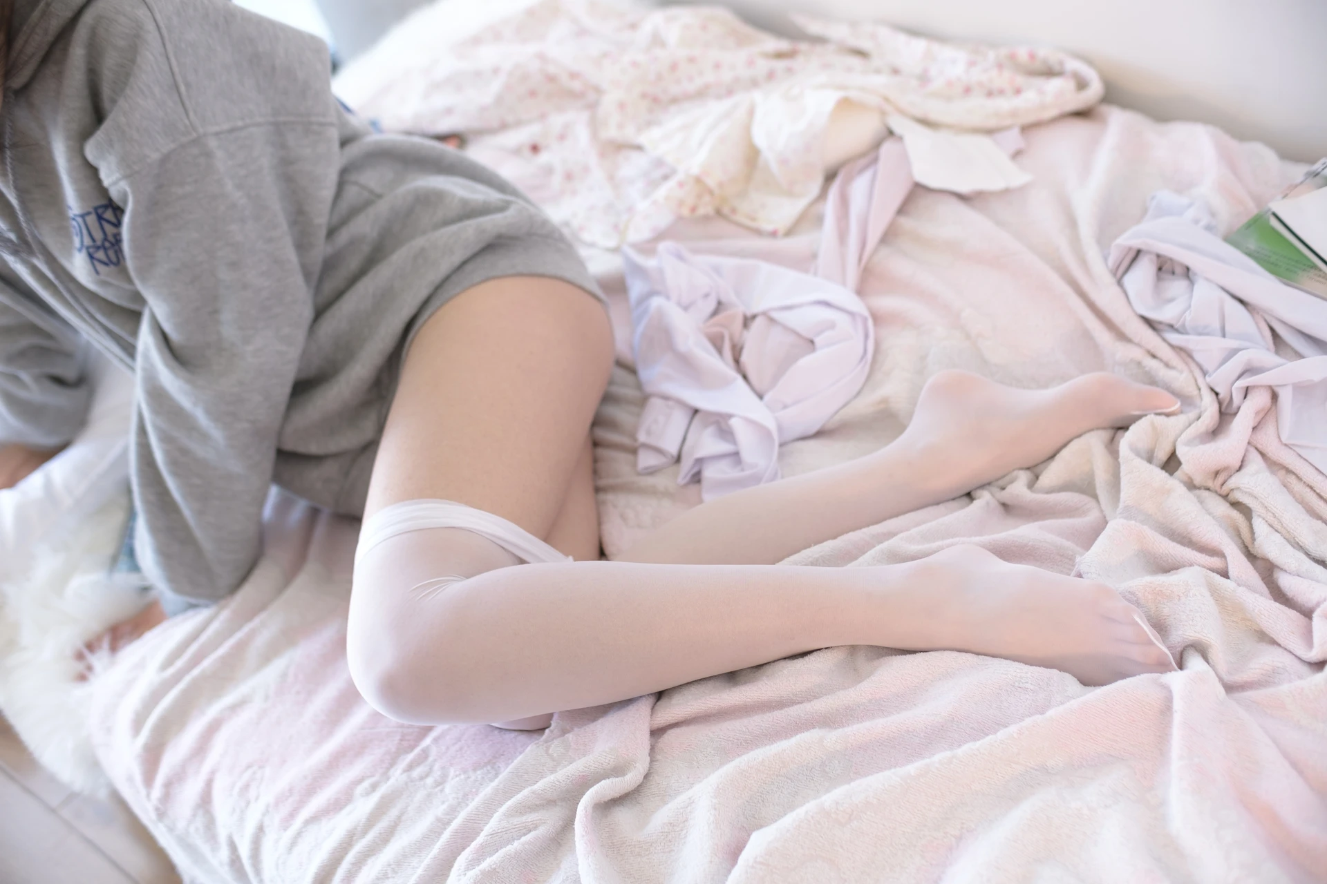 森萝财团 X-003 [149P1V-1.86G]白丝, 美腿