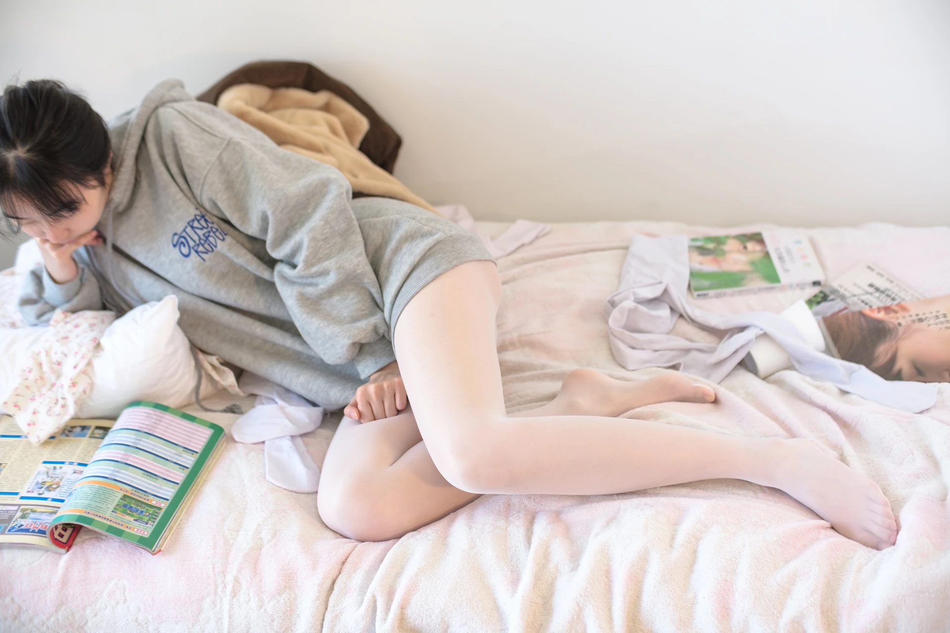森萝财团 X-003 [149P1V-1.86G]白丝, 美腿