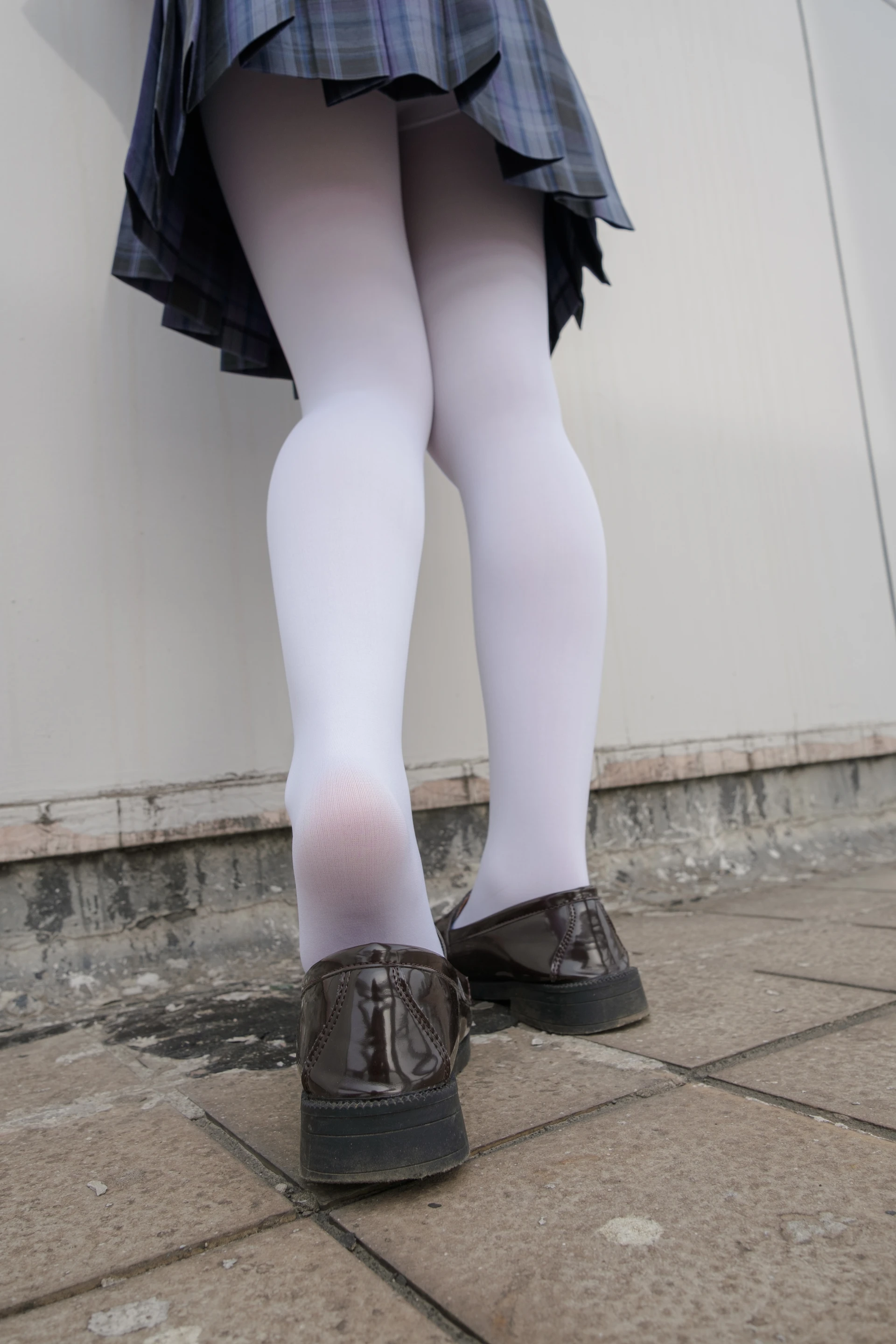 森萝财团 月下-02 小夜 双马尾白丝JK制服 80D 户外真空 [102P1V-2.18GB]