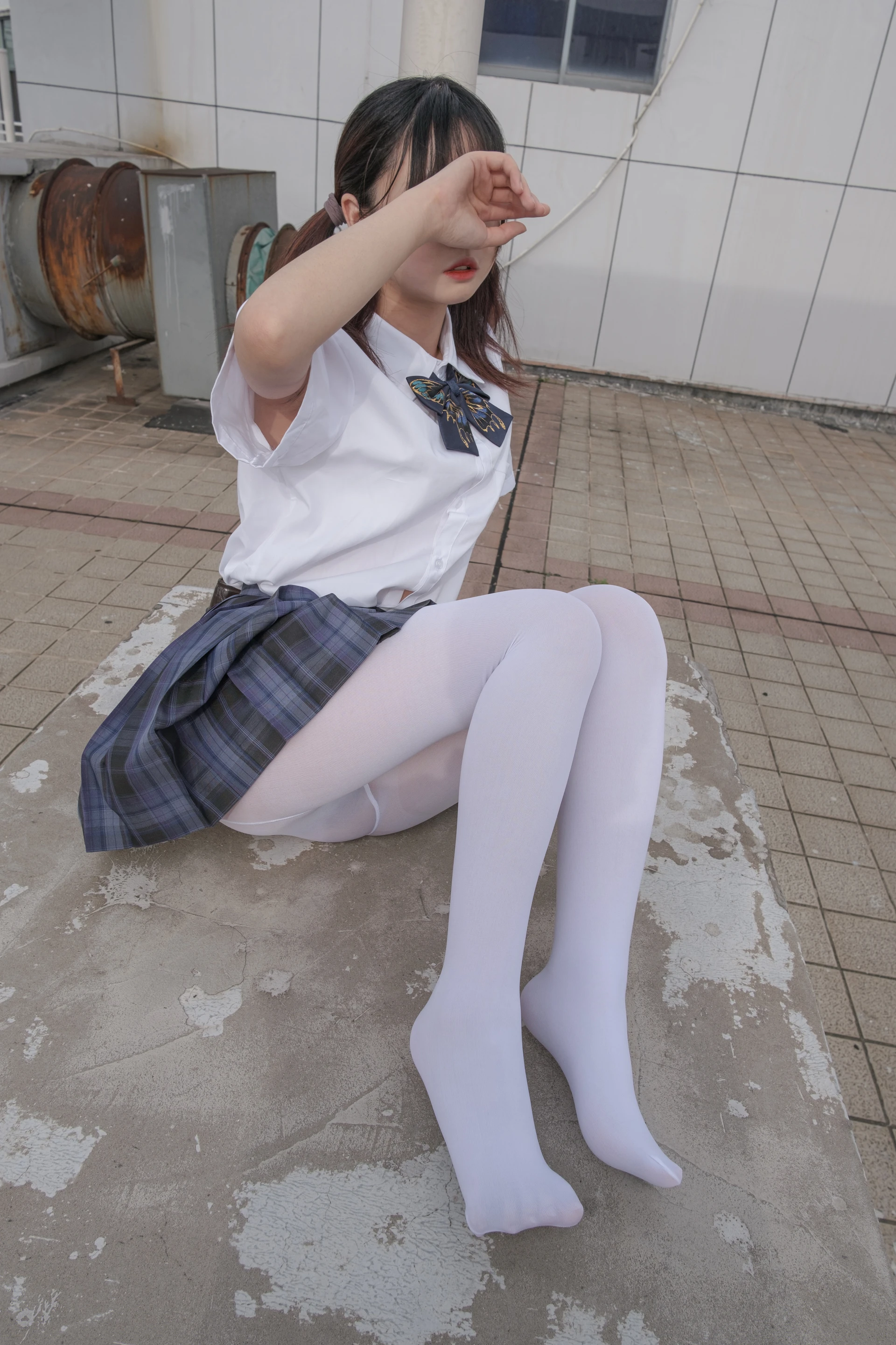 森萝财团 月下-02 小夜 双马尾白丝JK制服 80D 户外真空 [102P1V-2.18GB]