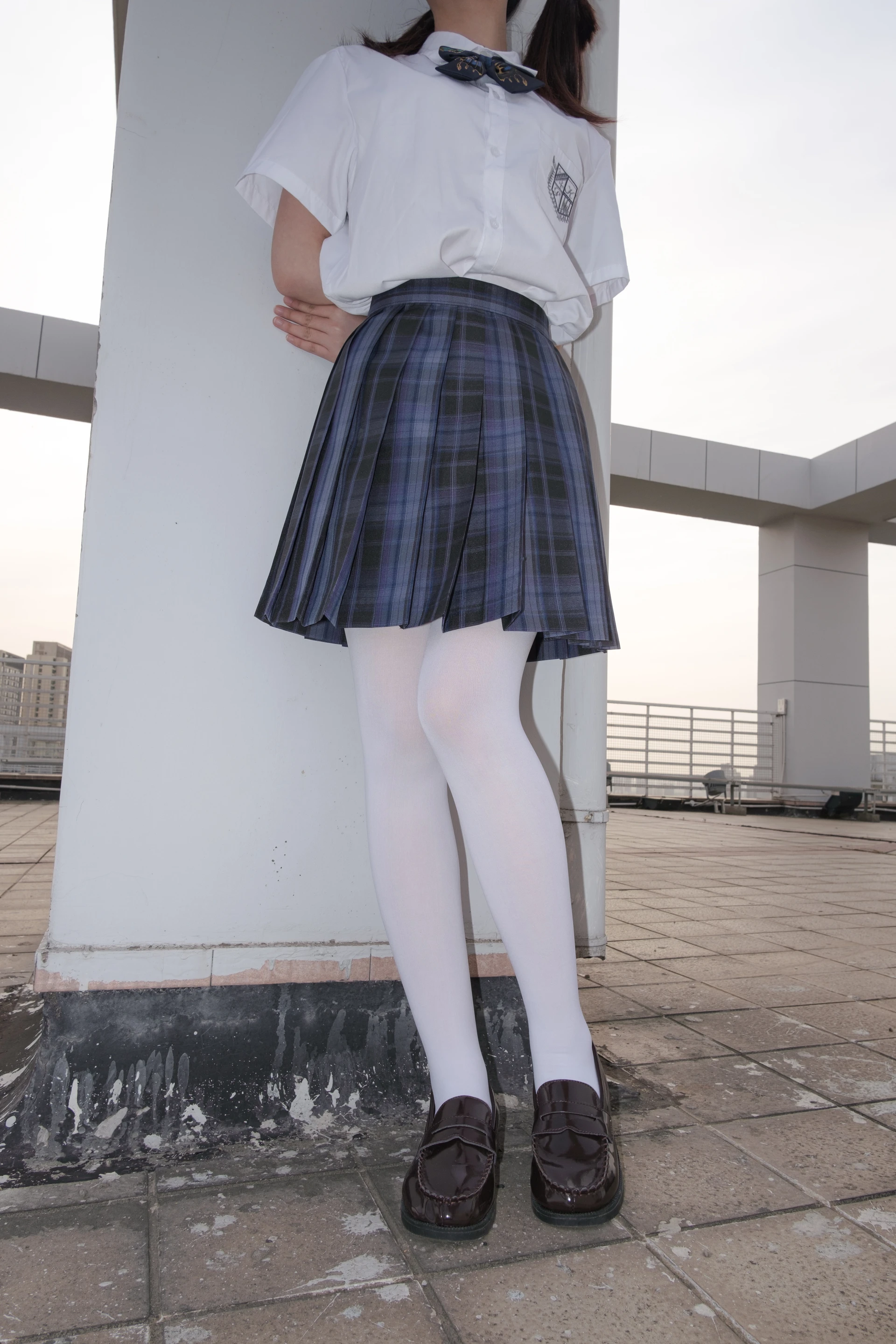 森萝财团 月下-02 小夜 双马尾白丝JK制服 80D 户外真空 [102P1V-2.18GB]
