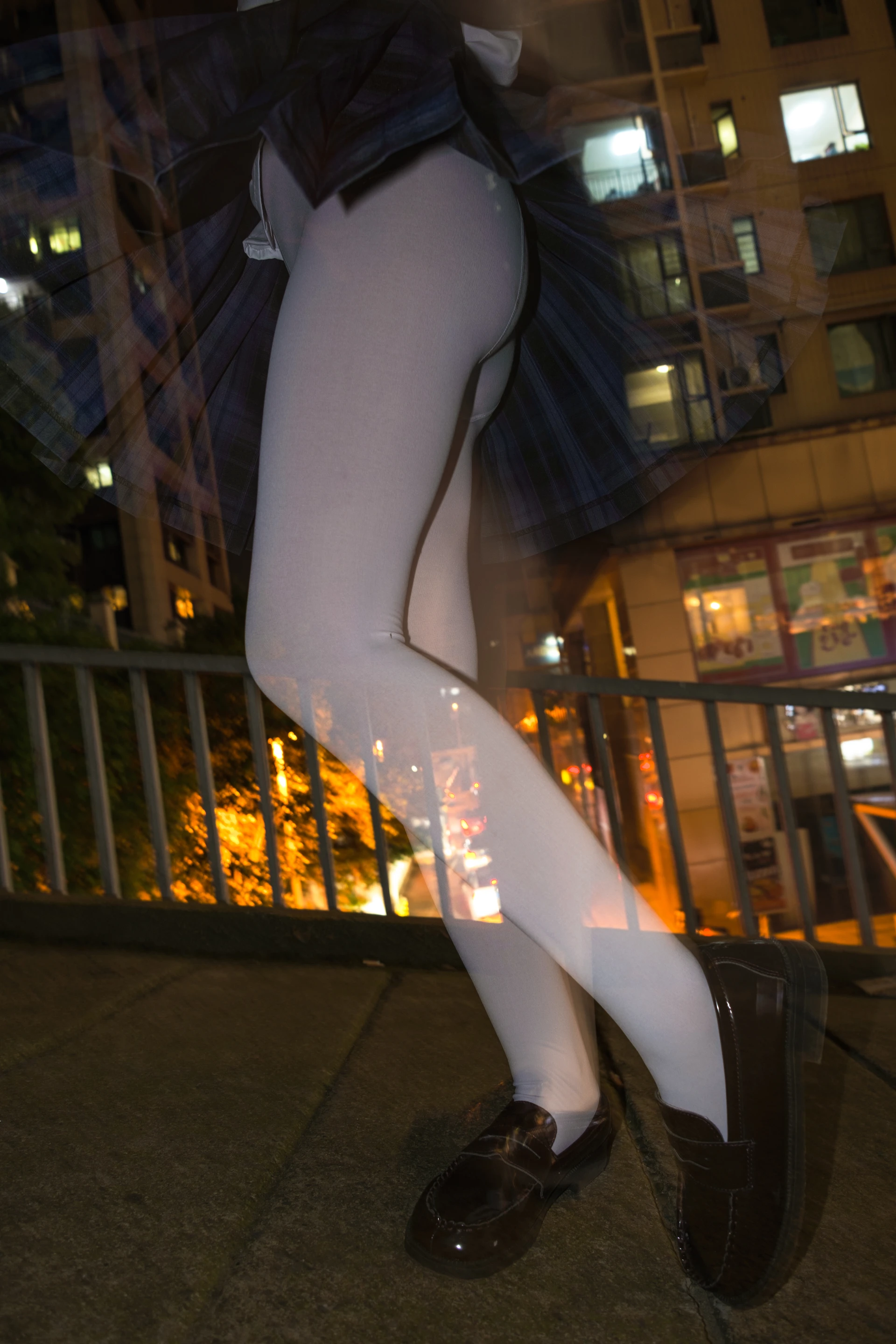 森萝财团 月下-02 小夜 双马尾白丝JK制服 80D 户外真空 [102P1V-2.18GB]