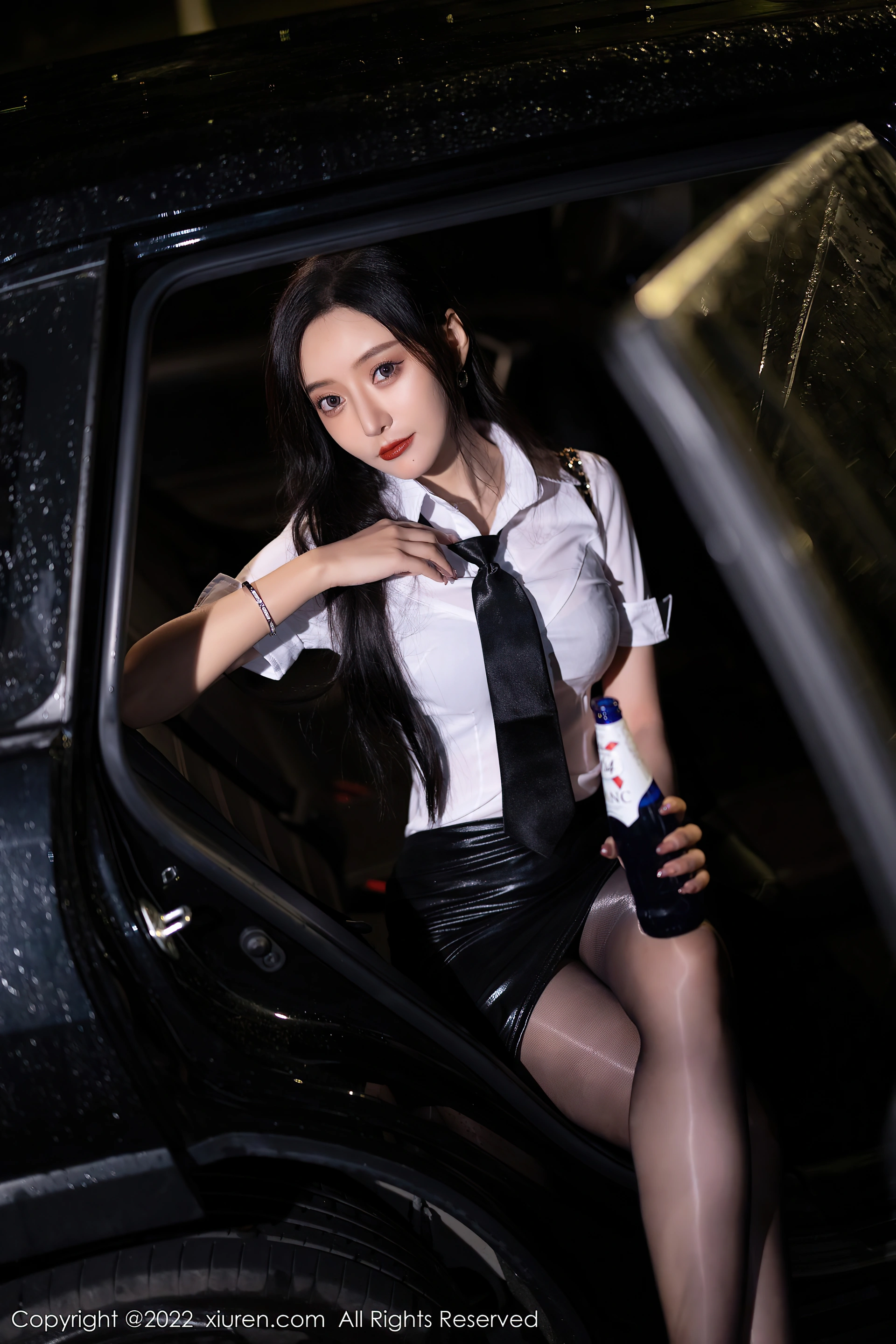 XiuRen秀人网 2022.04.15 No.4879 王馨瑶yanni 黑丝美腿 [77+1P614M]