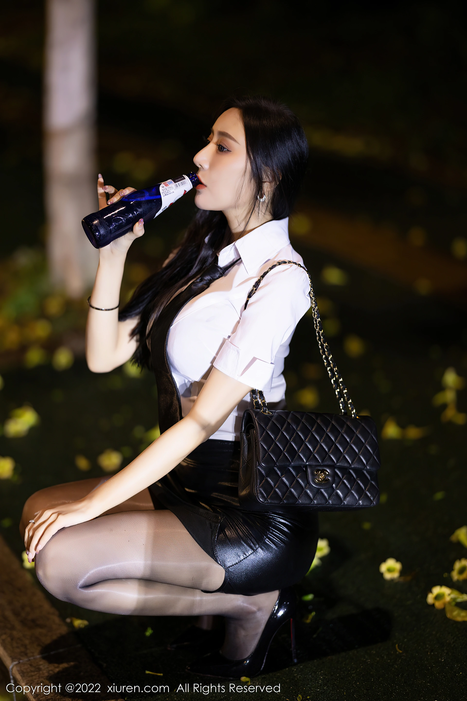 XiuRen秀人网 2022.04.15 No.4879 王馨瑶yanni 黑丝美腿 [77+1P614M]