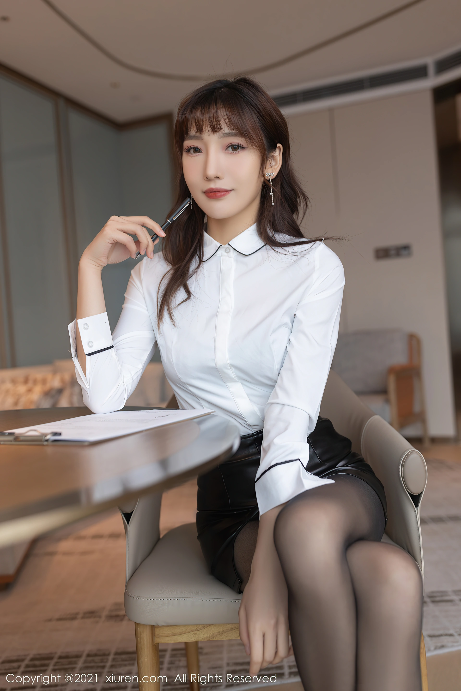 XiuRen秀人网 2021.10.14 No.4068 陆萱萱 黑丝皮裙[84+1P／795MB]