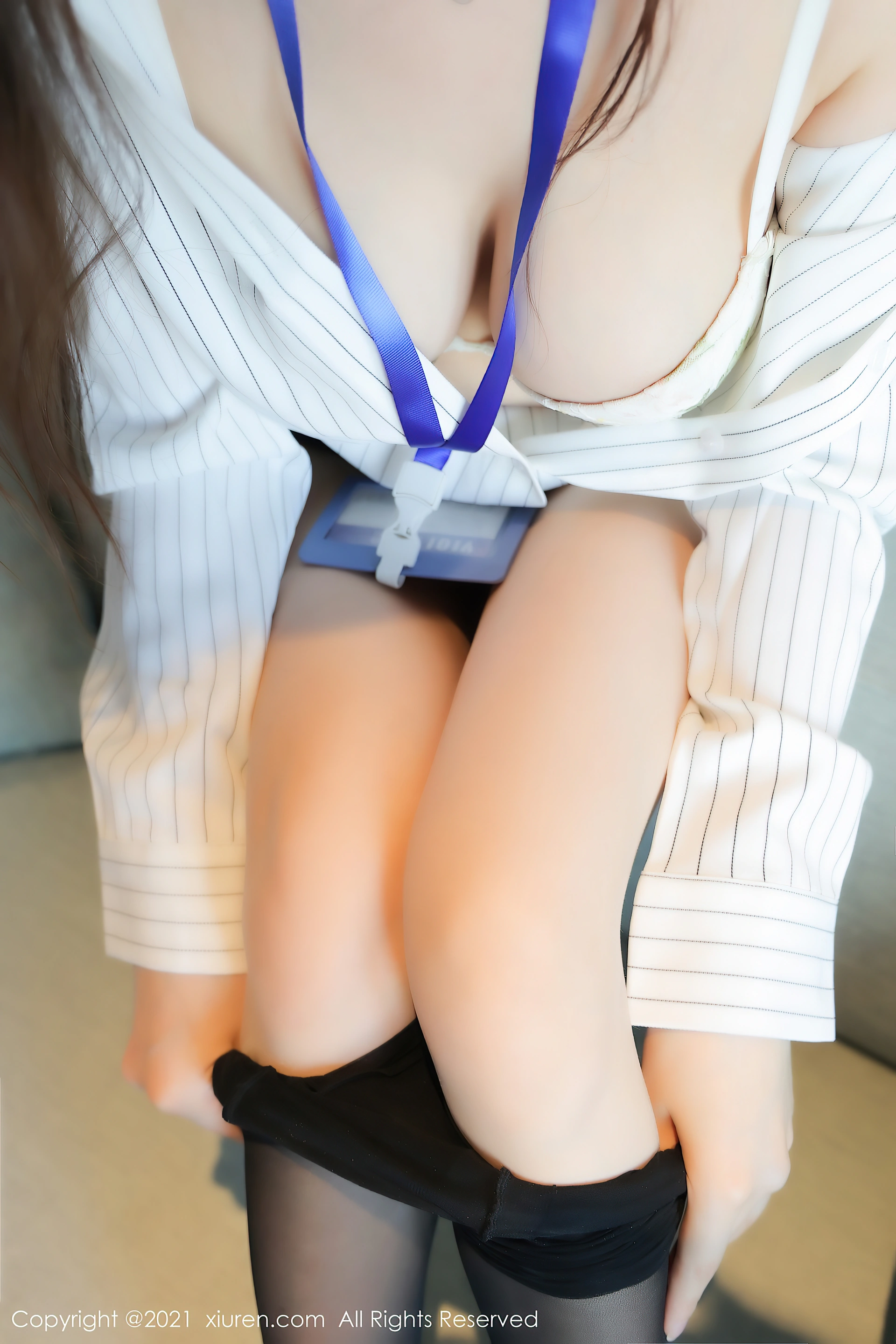 XiuRen秀人网 2021.12.02 No.4291 月音瞳 制服秘书[100+1P 984MB]