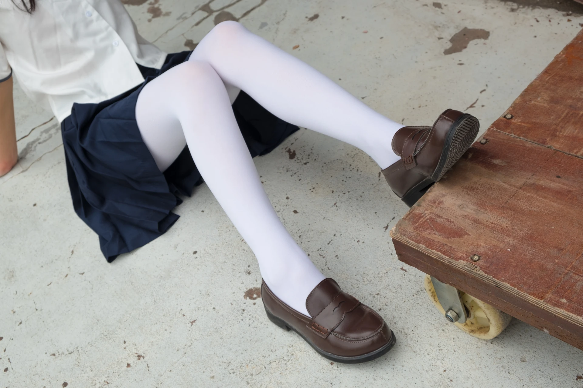 森萝财团 R15-034 [102P-694M]学生装, 森萝财团, 白丝, 美腿