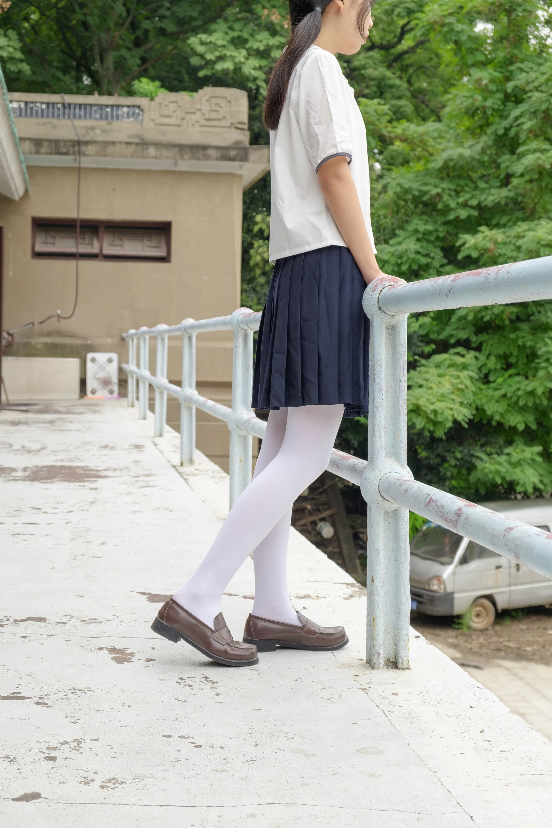 森萝财团 R15-034 [102P-694M]学生装, 森萝财团, 白丝, 美腿