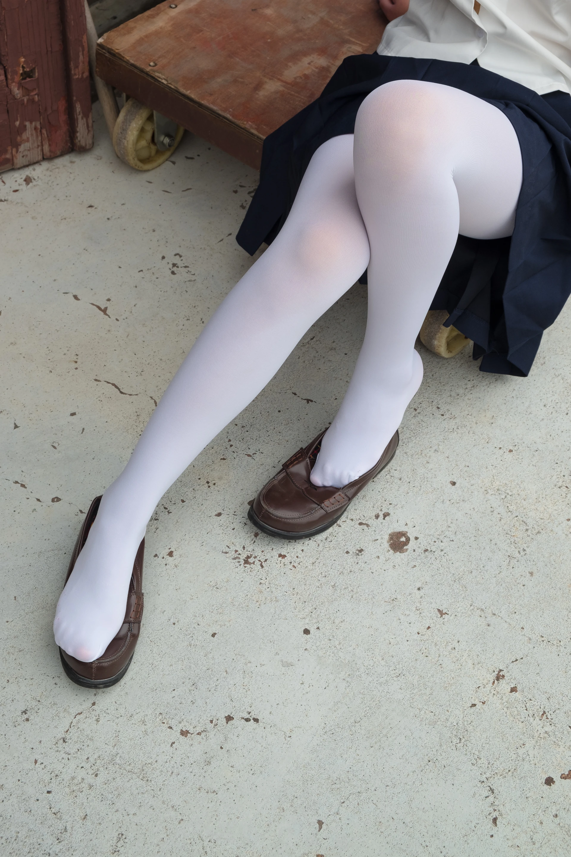 森萝财团 R15-034 [102P-694M]学生装, 森萝财团, 白丝, 美腿