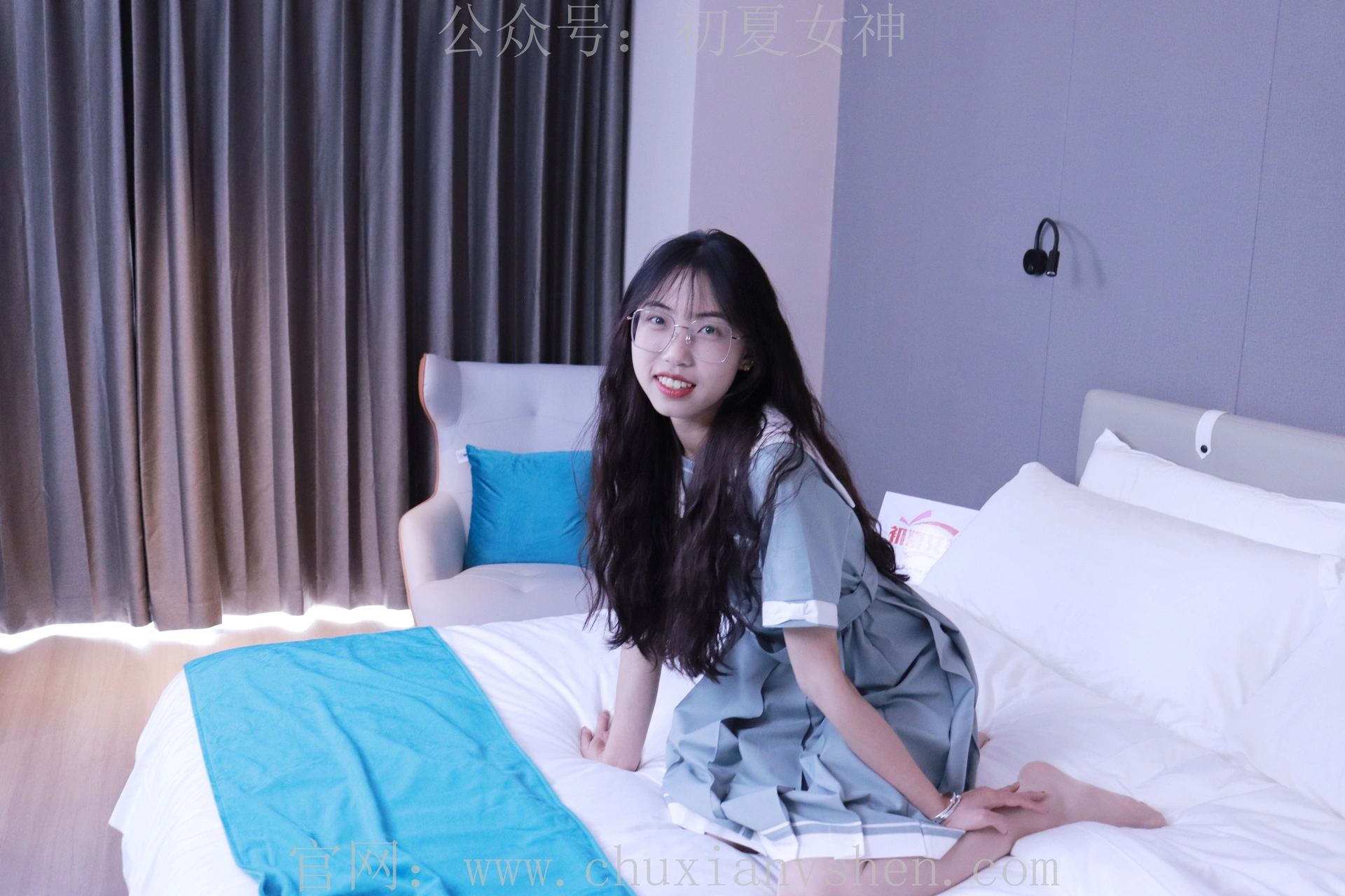 初夏女神 NO.019 雪糕~浅蓝色JK裙搭配小白鞋[135P-1V-4.3G]