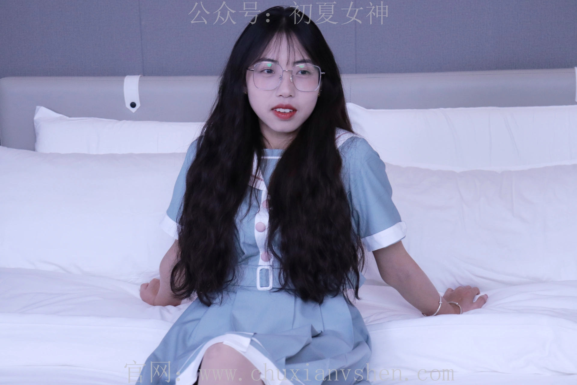 初夏女神 NO.019 雪糕~浅蓝色JK裙搭配小白鞋[135P-1V-4.3G]