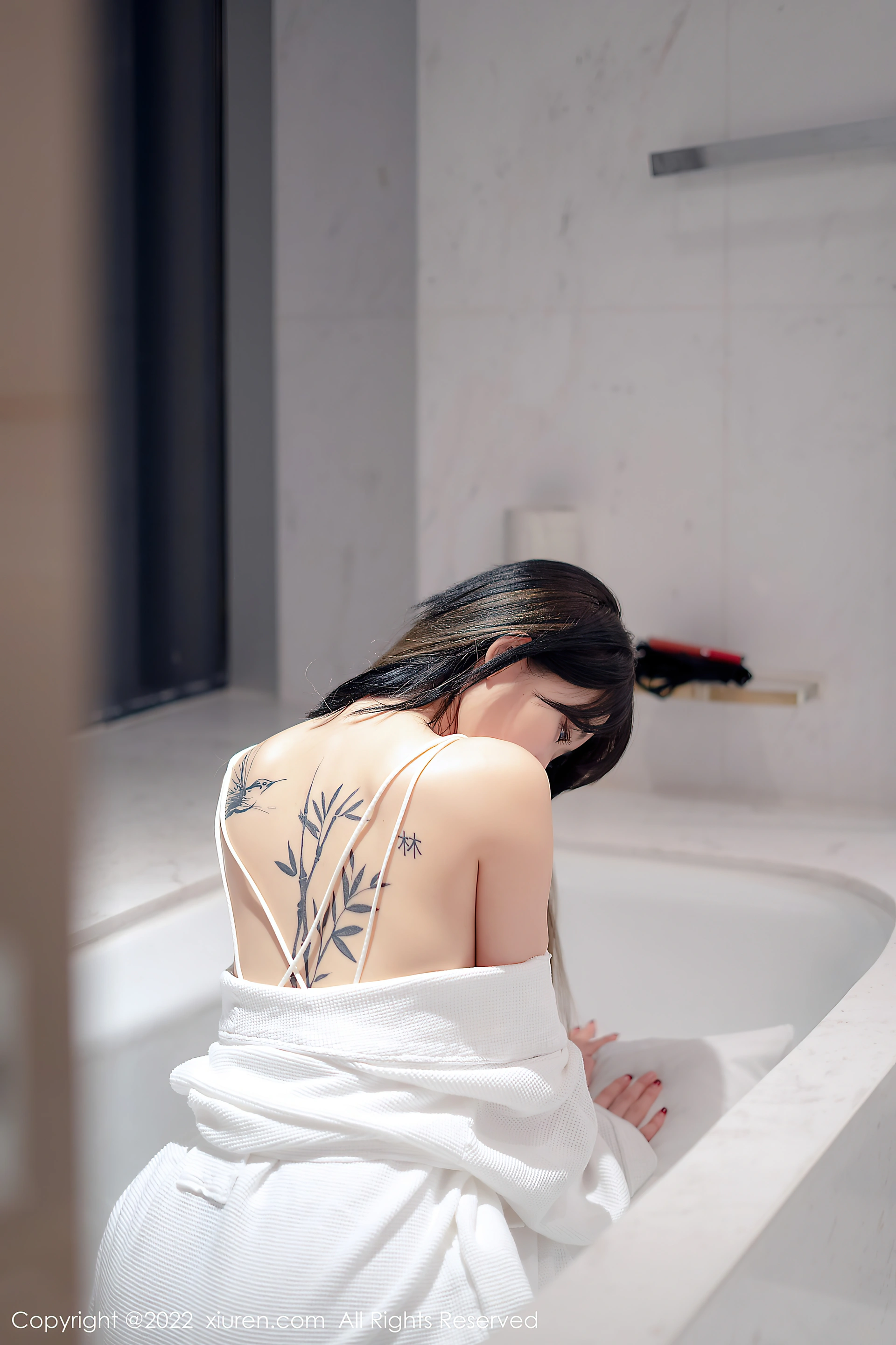 XiuRen秀人网 2022.02.21 No.4611 奶瓶. 淑女美腿[56+1P 548MB]