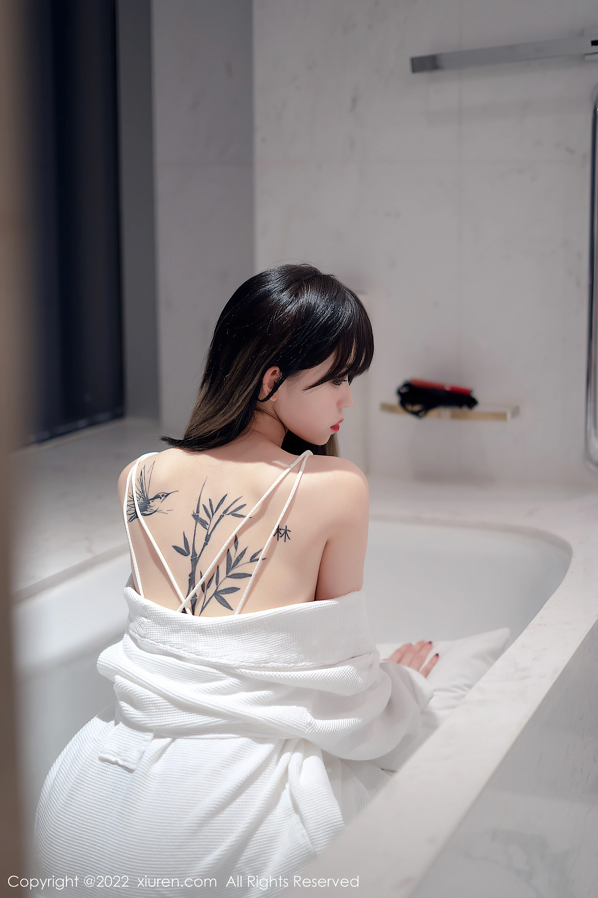 XiuRen秀人网 2022.02.21 No.4611 奶瓶. 淑女美腿[56+1P 548MB]