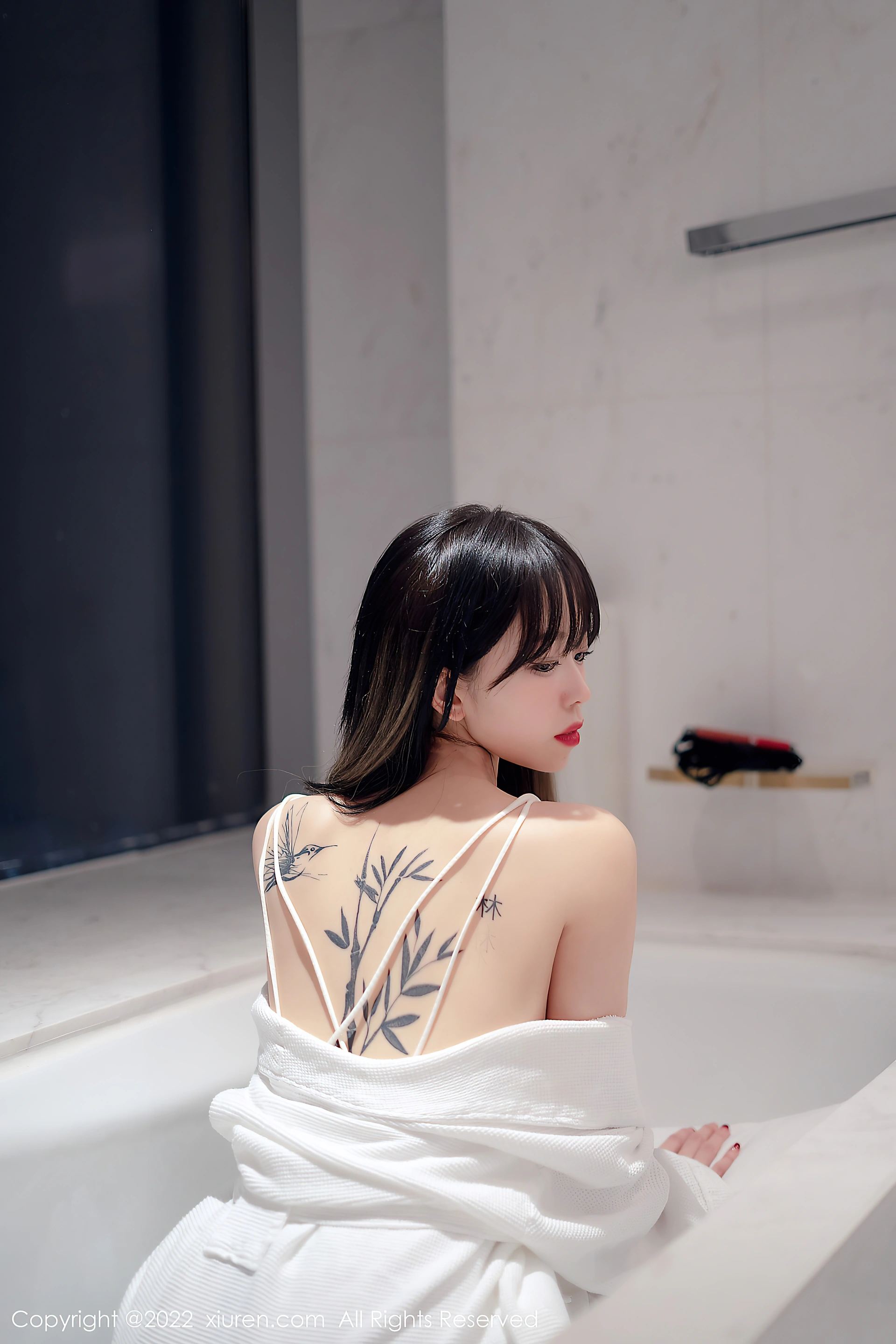 XiuRen秀人网 2022.02.21 No.4611 奶瓶. 淑女美腿[56+1P 548MB]
